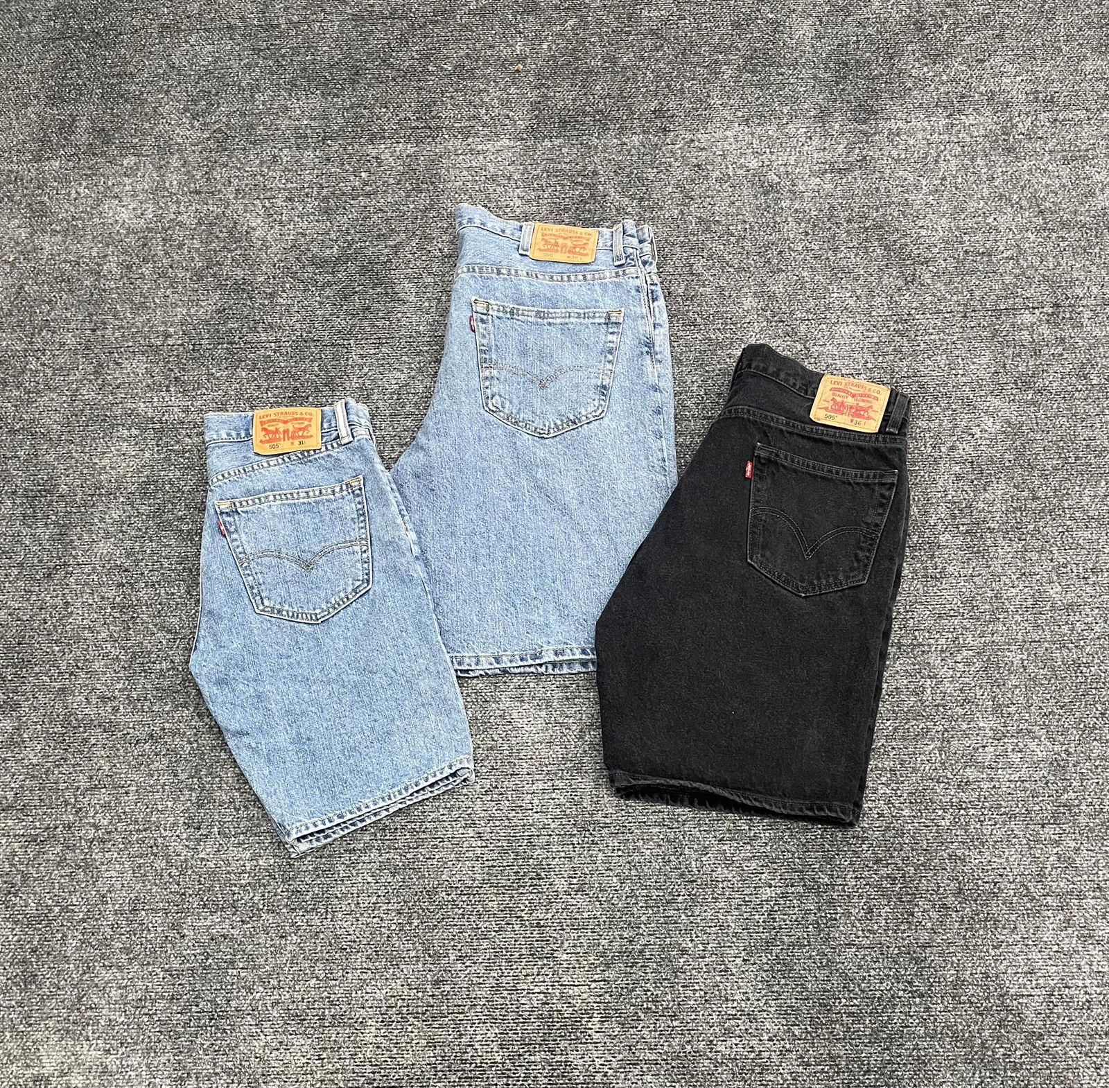 Levi's Shorts - r (02/12)