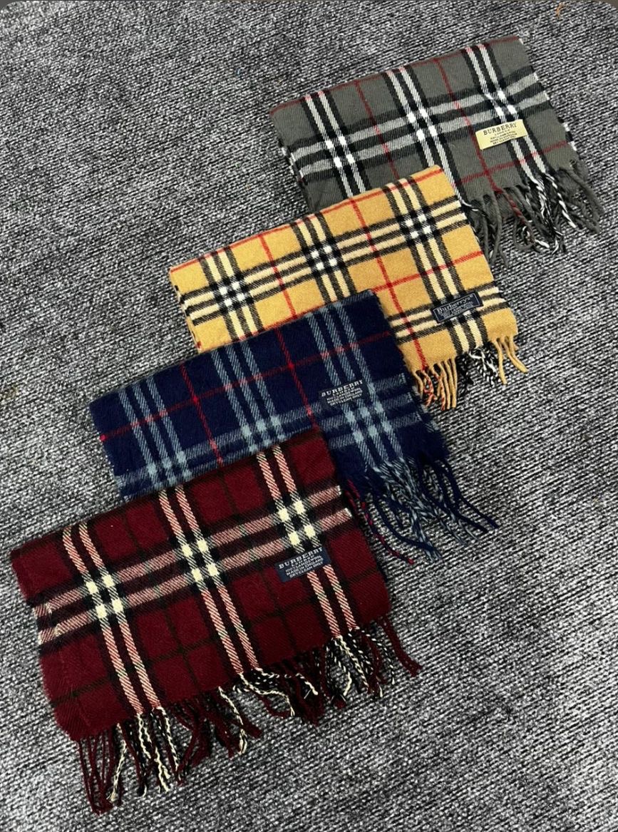 Burberry scarves - r (02/12)