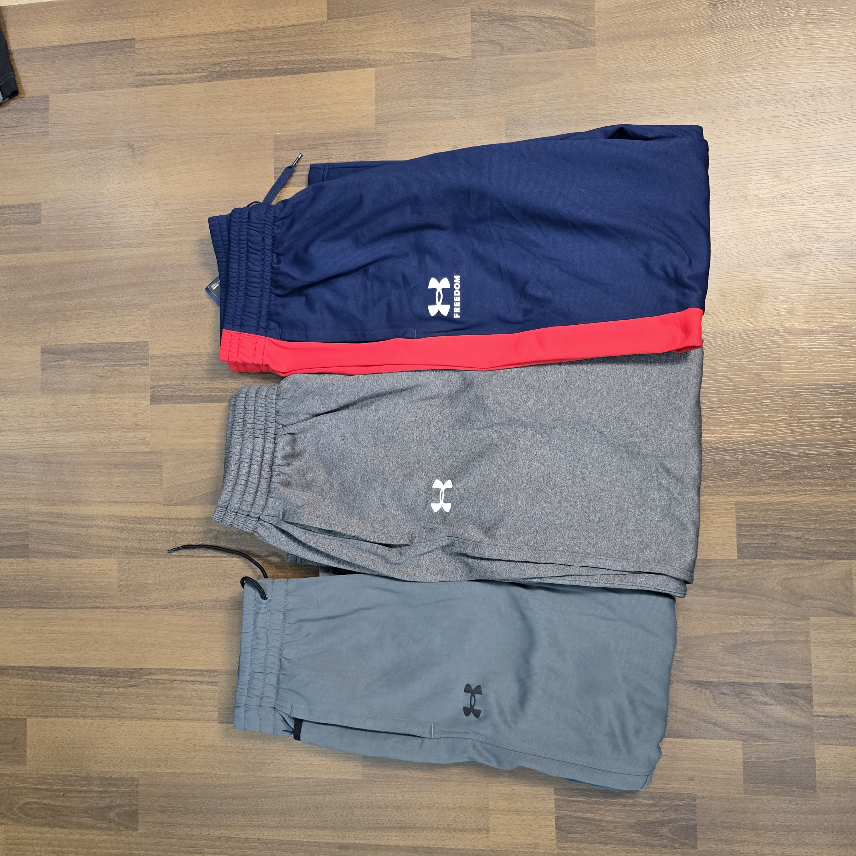 AV-0439 Under Armour Track Pants