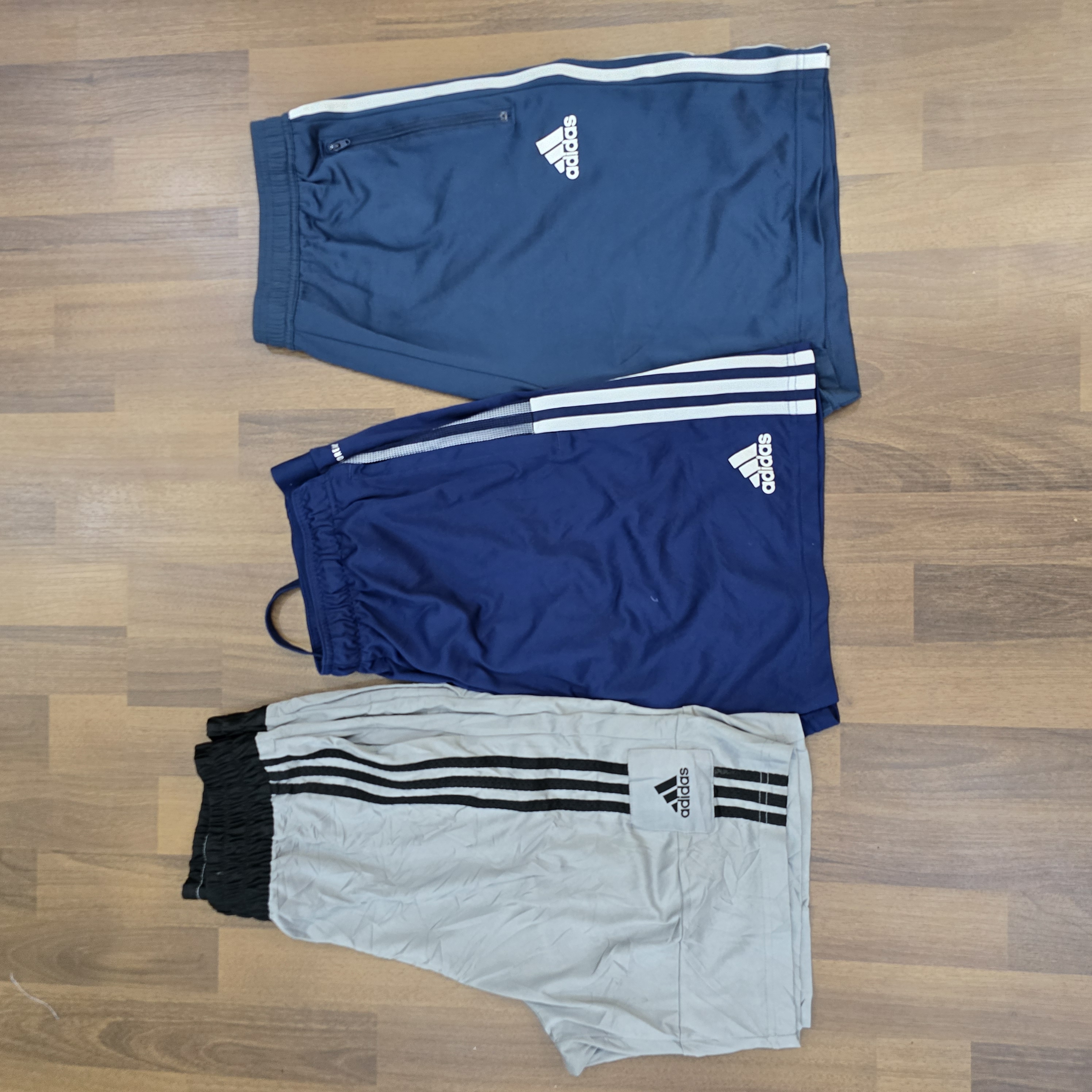 AV-0441 Adidas Shorts