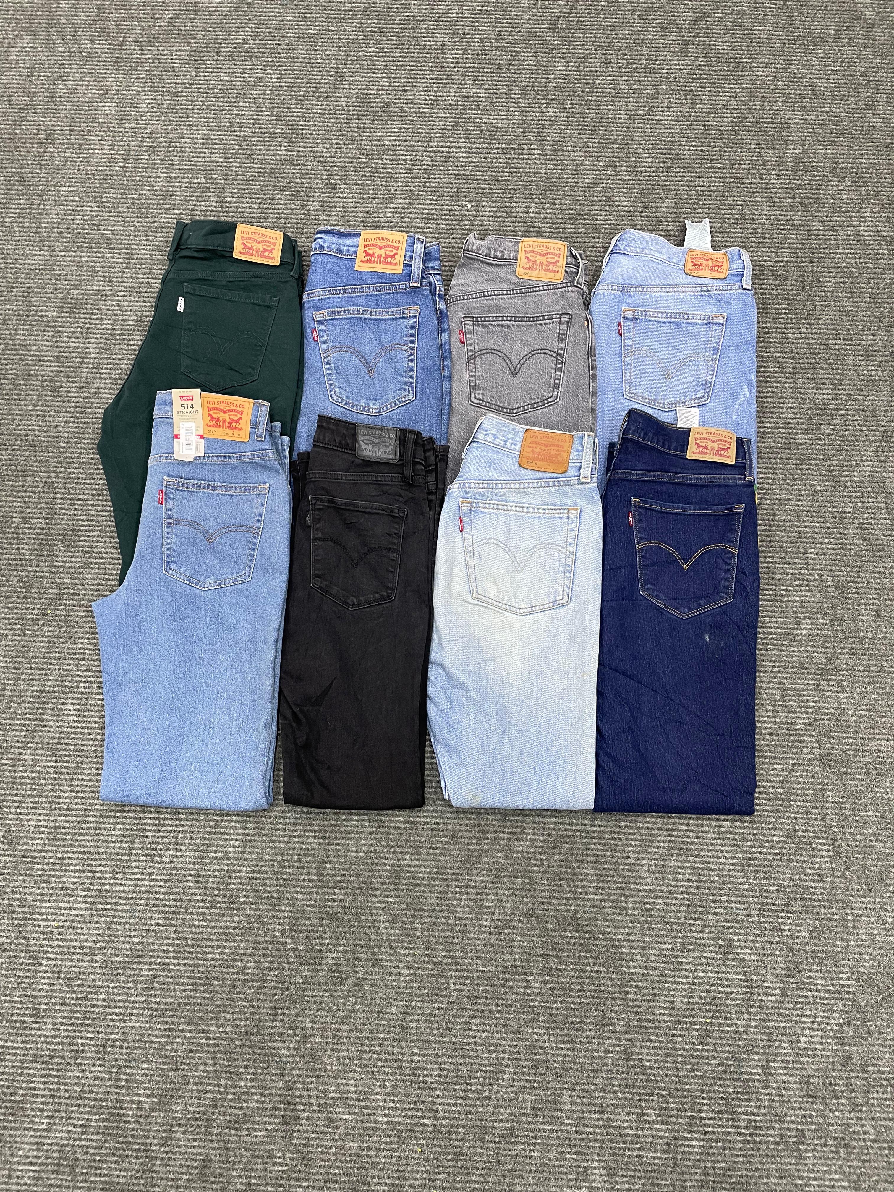 Ladies Levi's Jeans - (03/12)