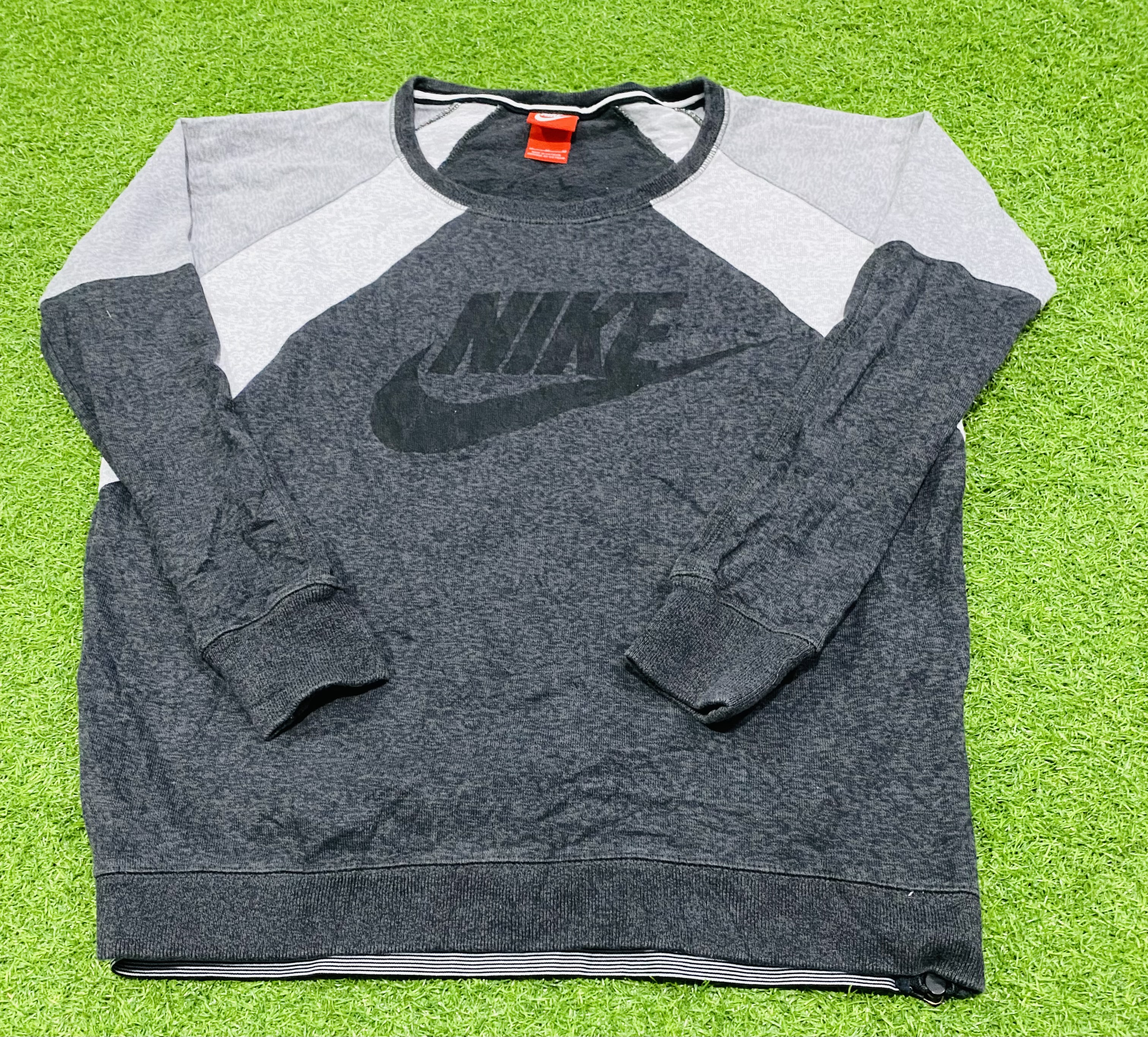 Nike men’s sweatshirt