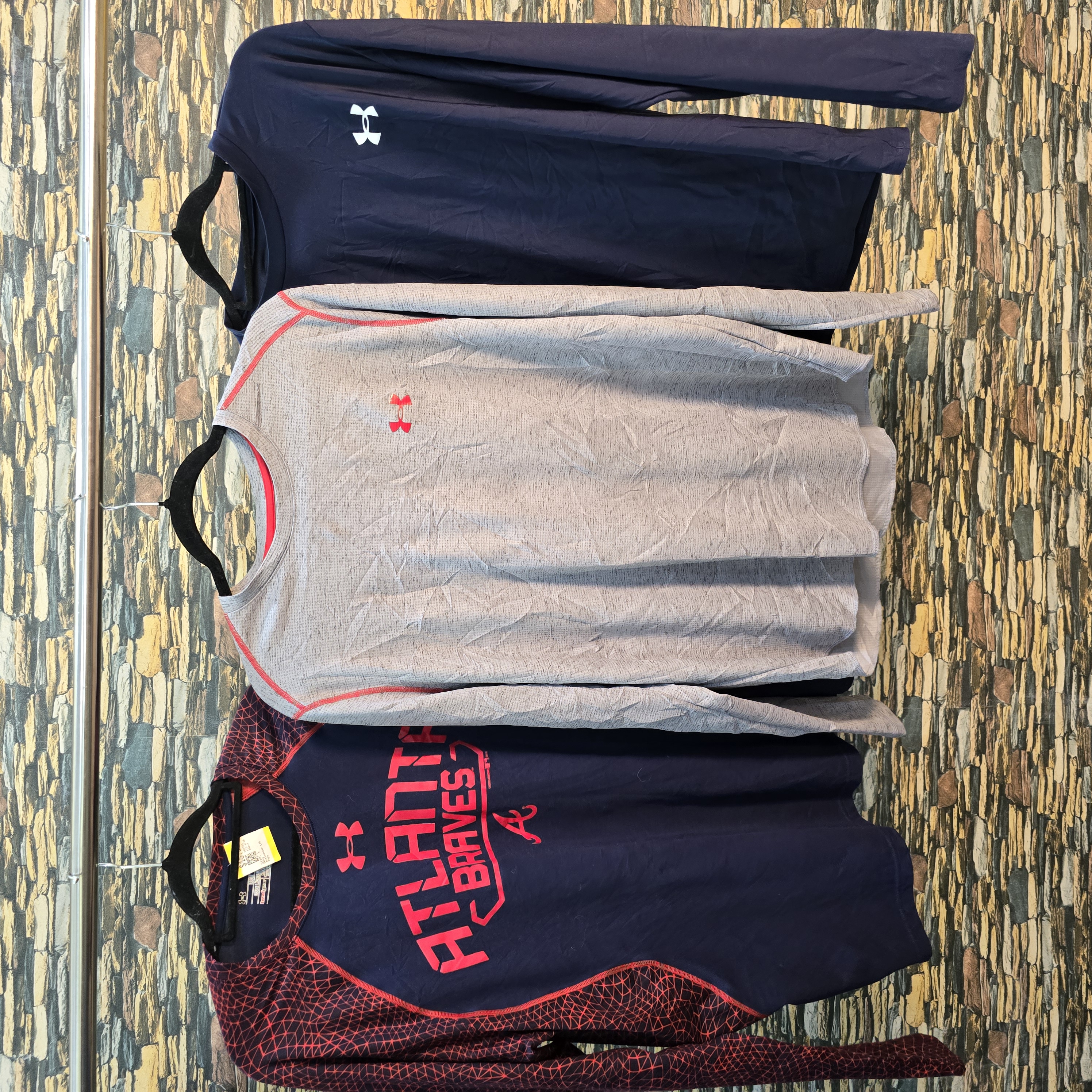 AV-0461 Under Armour T-Shirts L/S