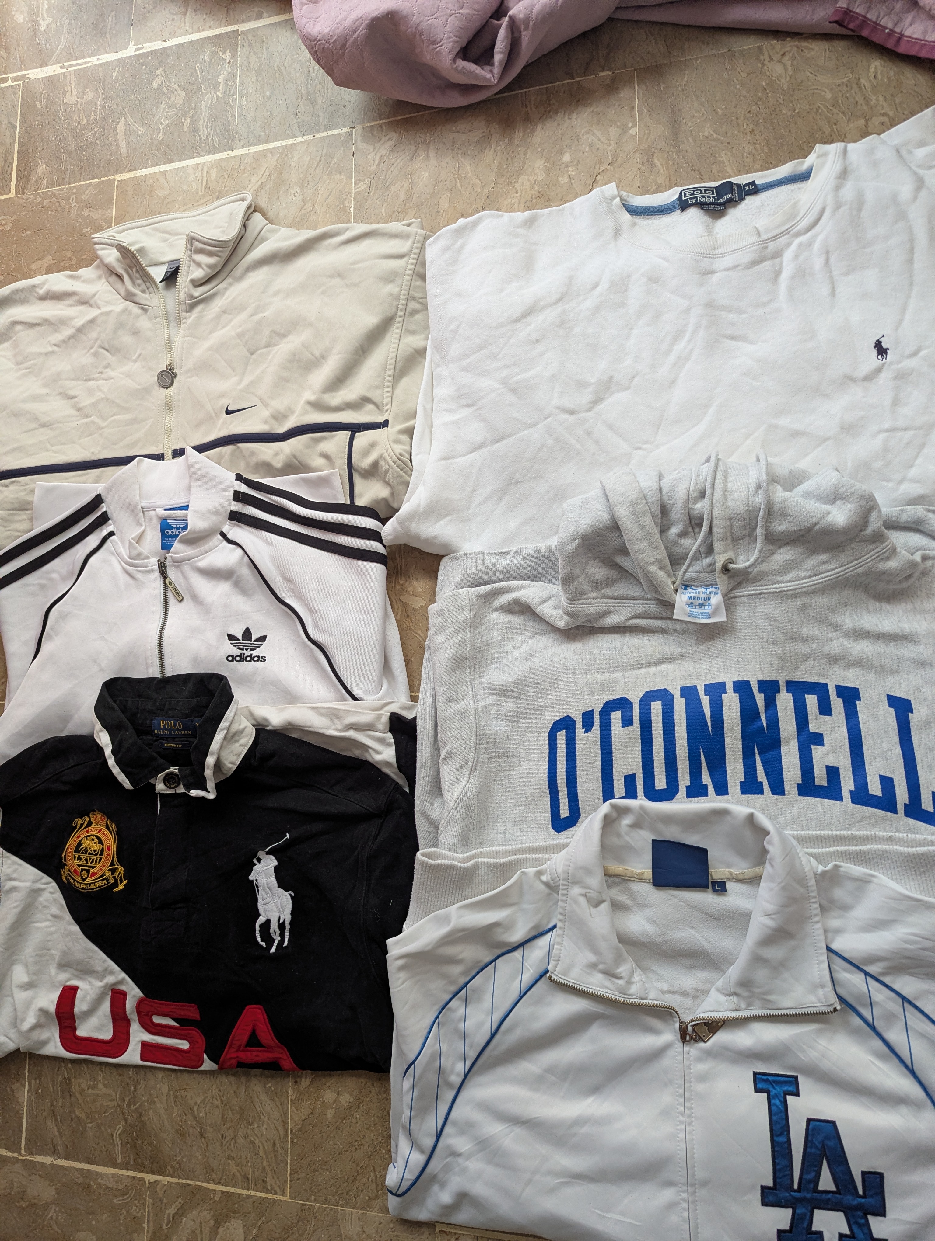 Mix brand  tracksuit  and sweatshirt