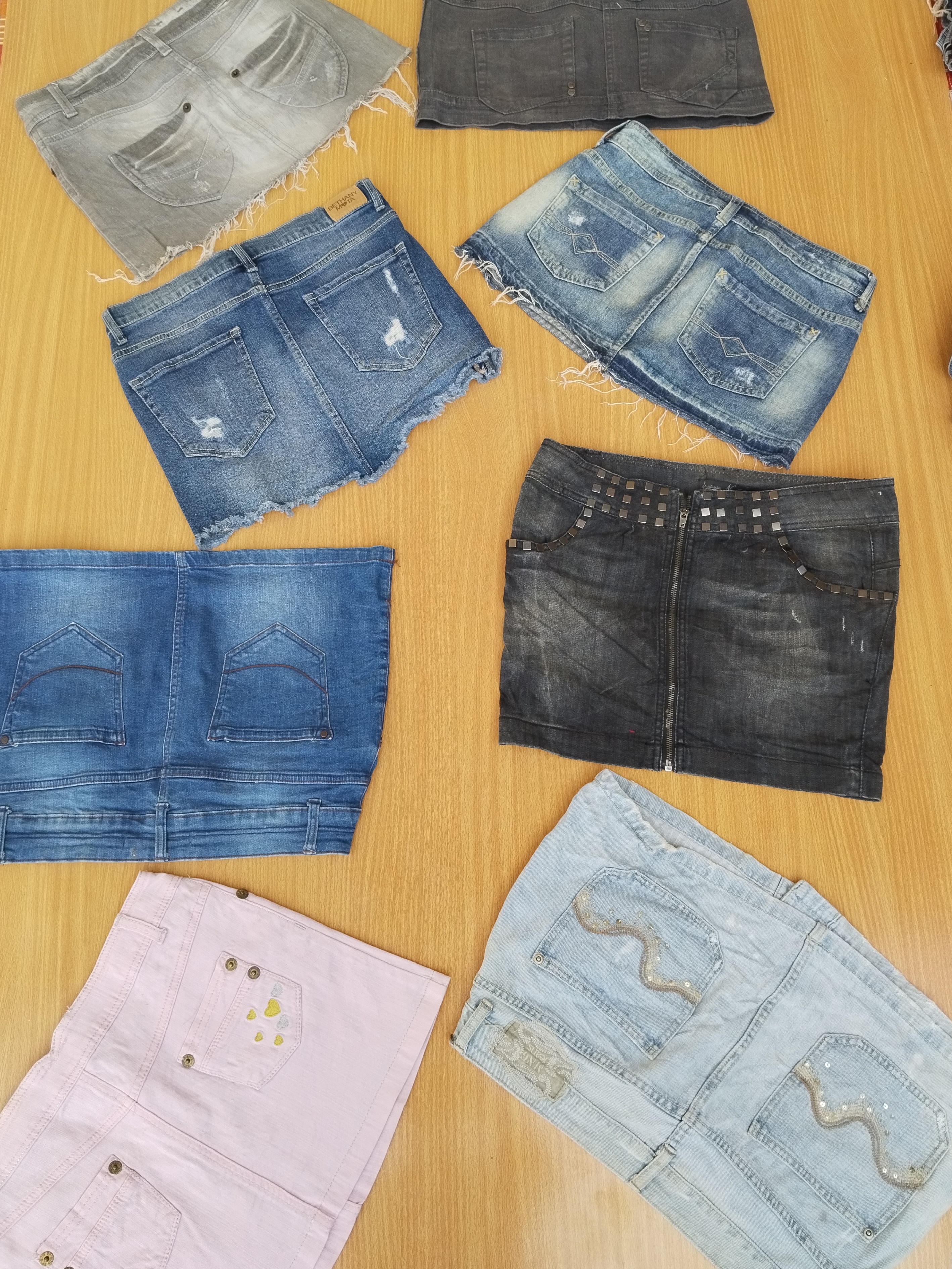 MNG and other mini skirts (MSK-126)