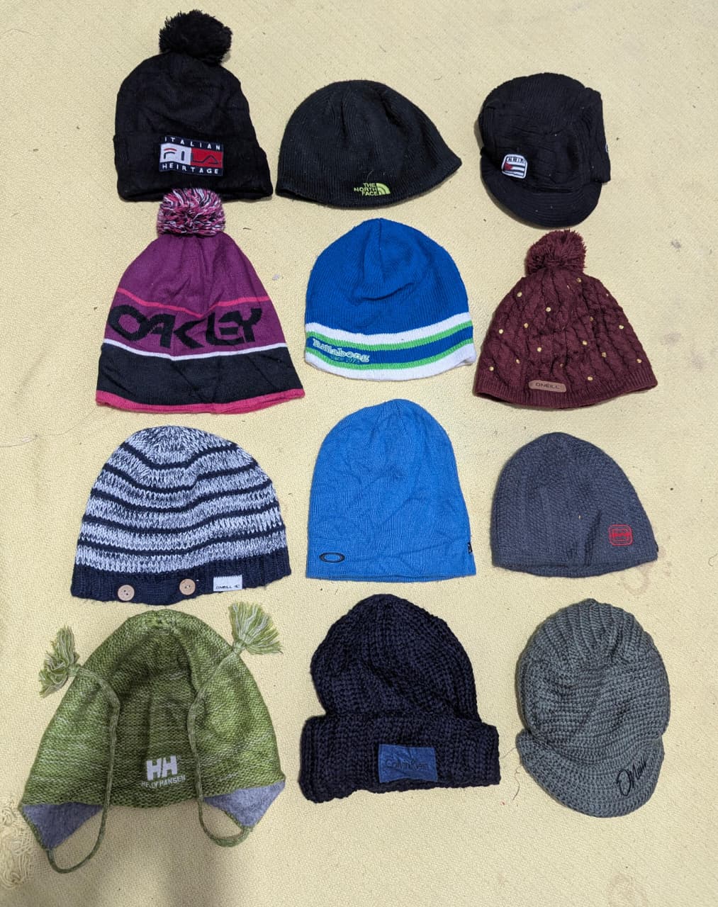 Oakley/billabong mix brands Beanies