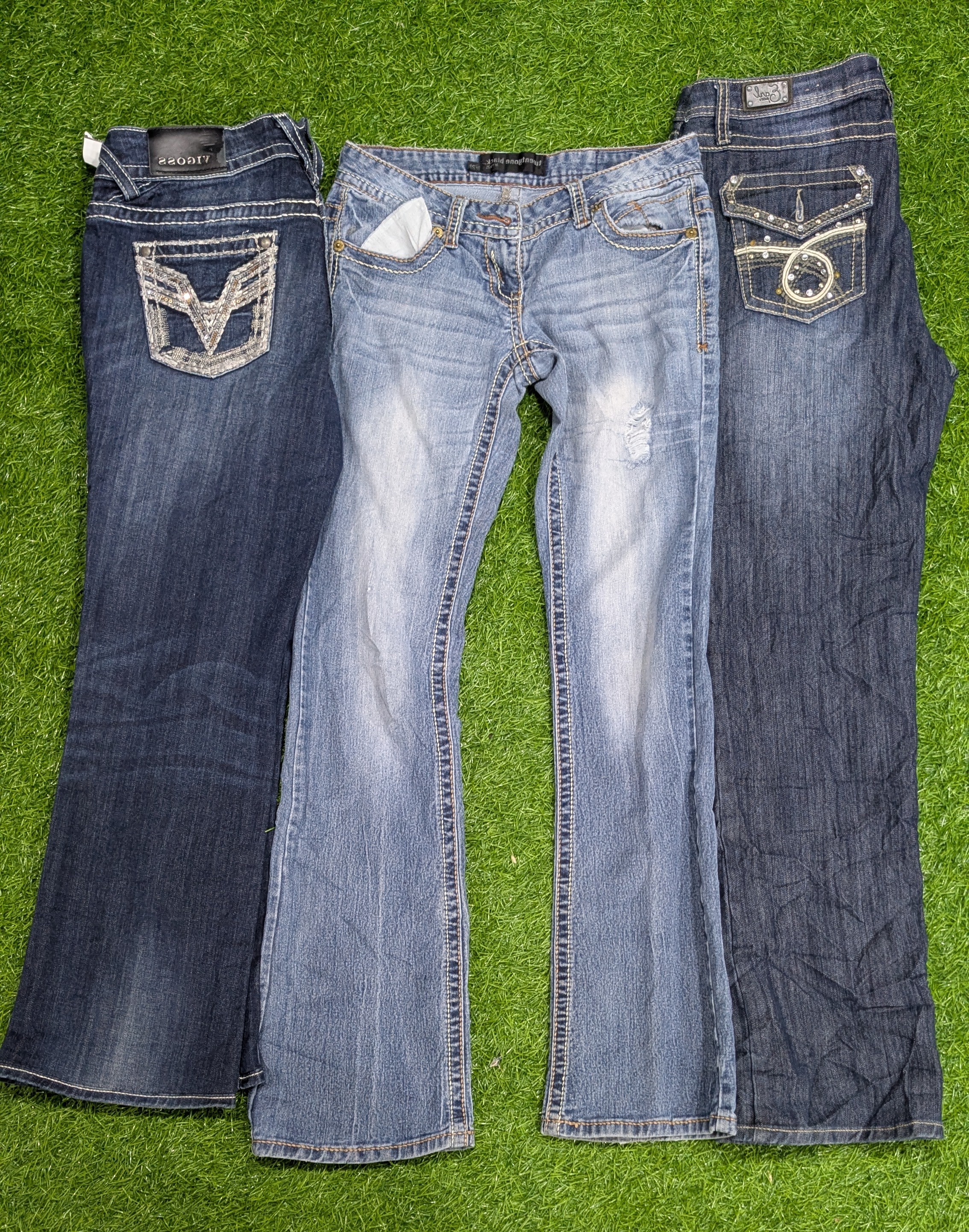 1340 - Stickerei Stil Schlag- und gerade Jeans