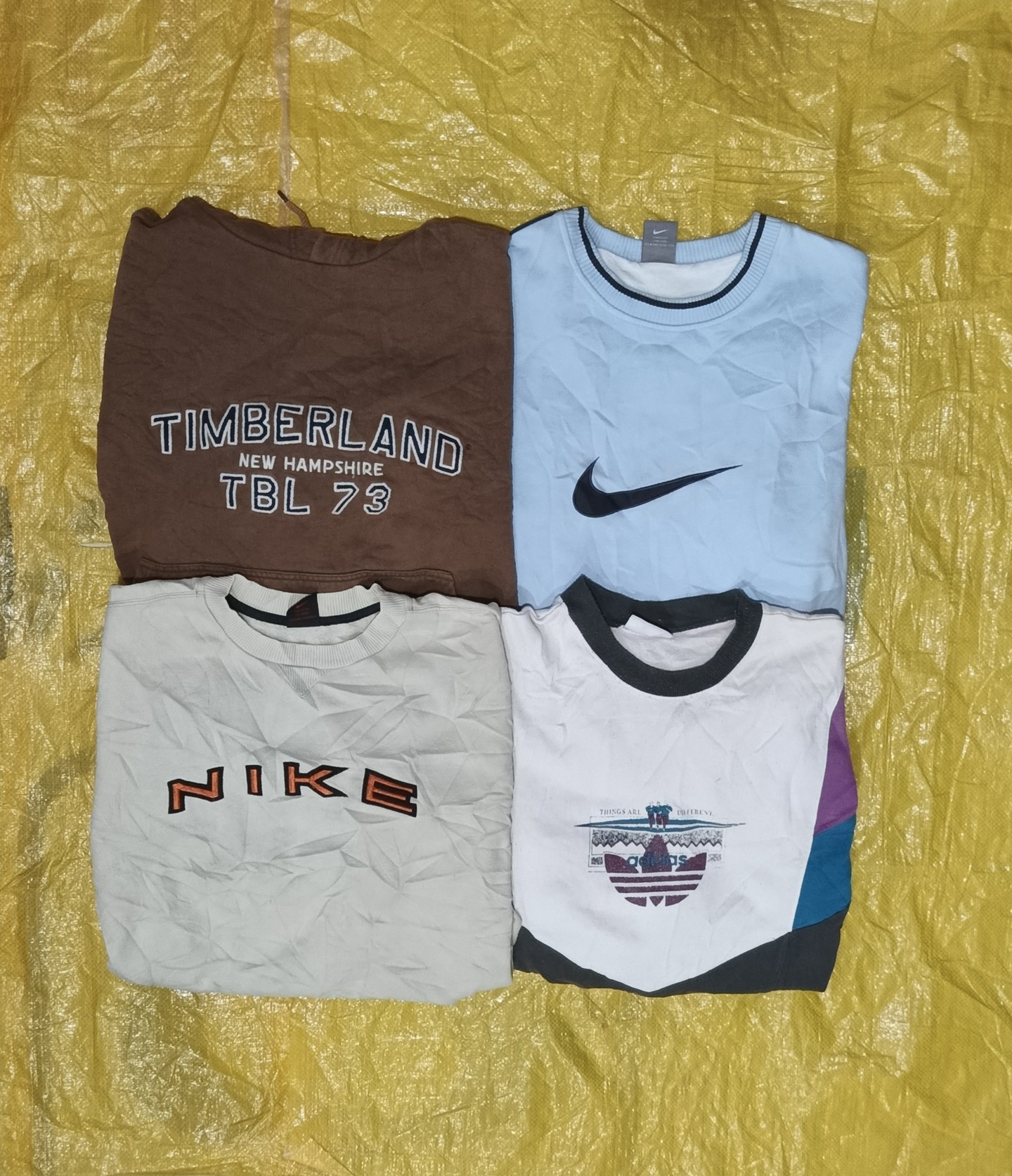 ヴィンテージのNikeとミックスブランドのスウェットシャツ