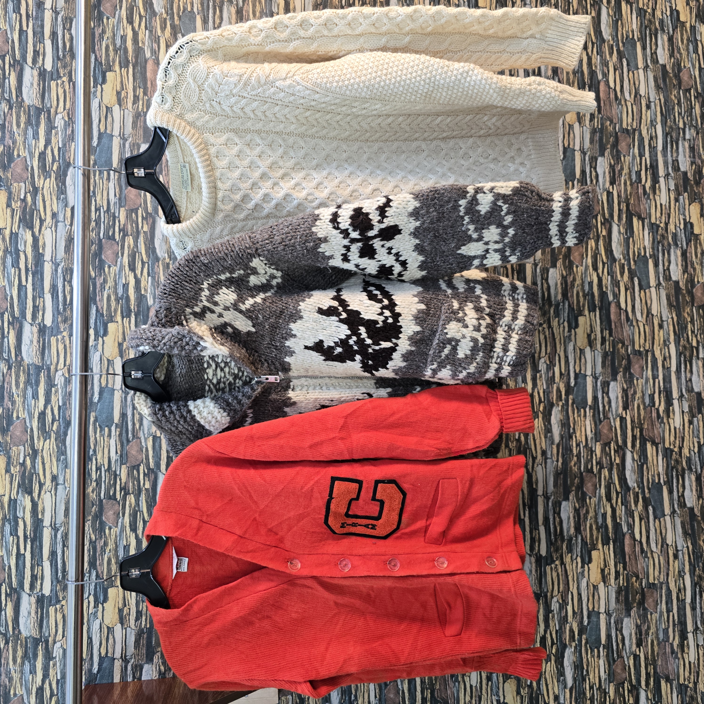 AVG-0018 Maglieria di Lana e Cappotto