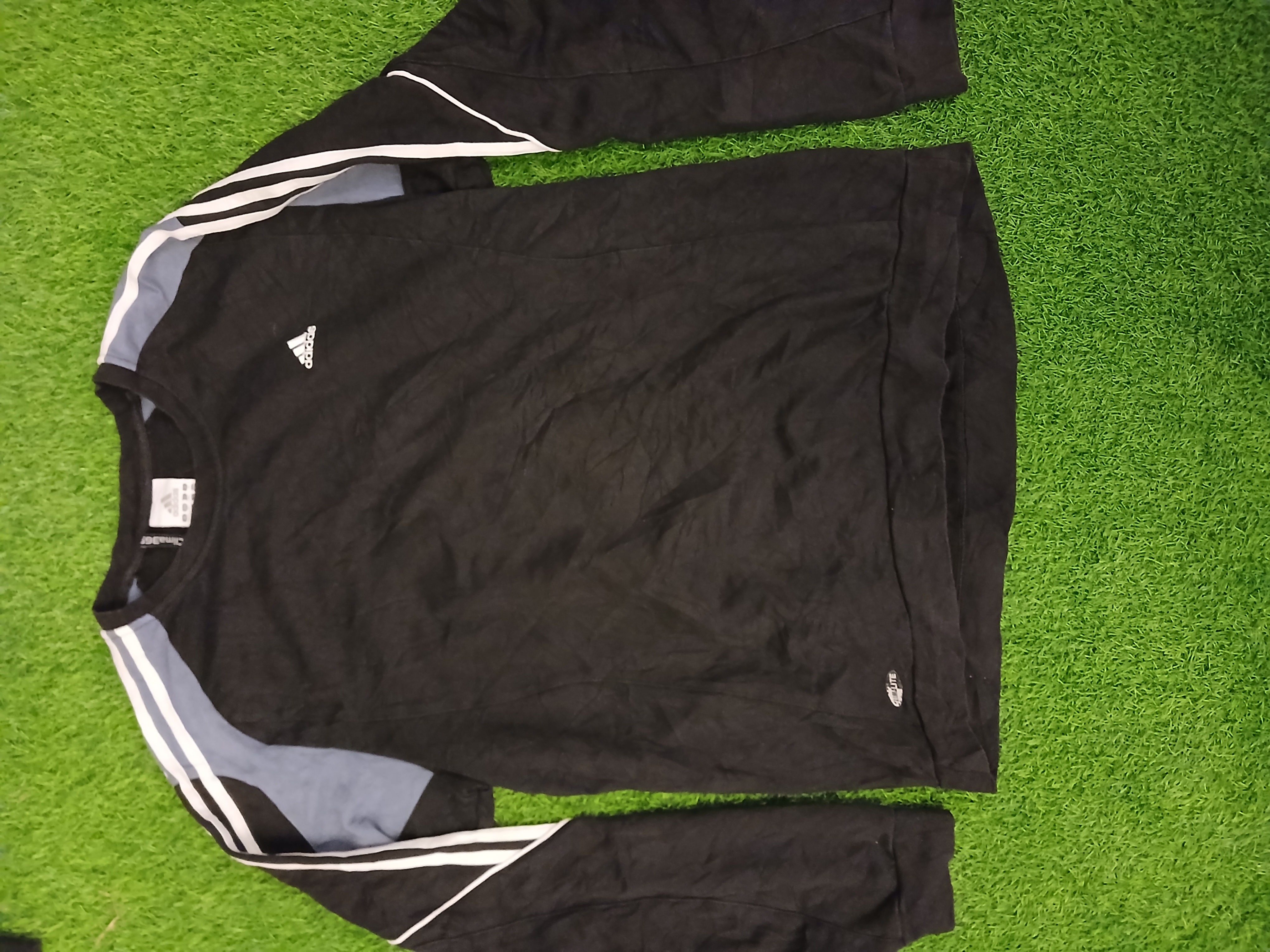 アディダス スウェットシャツ