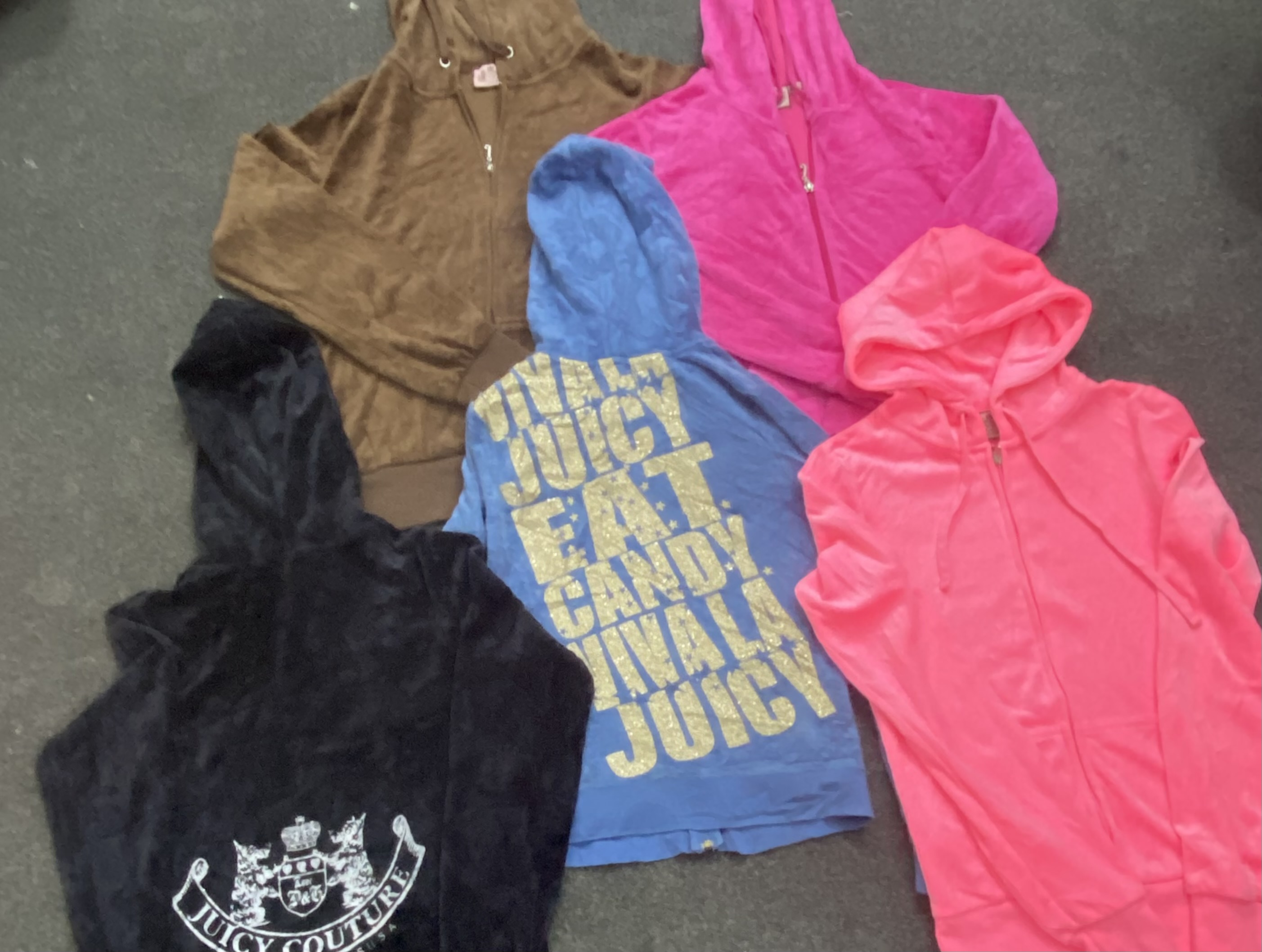 SD0281 - Juicy Couture Hauts Femmes - 25 Pièces