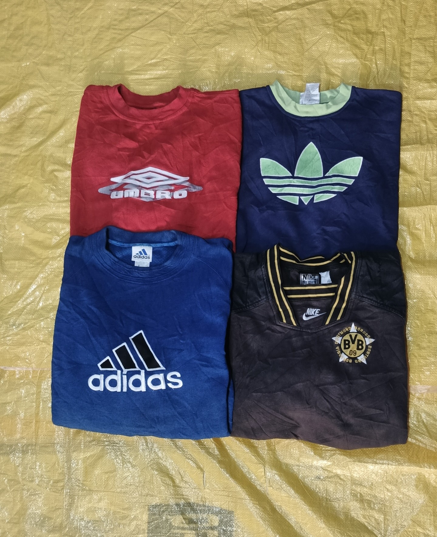 ヴィンテージのadidasとミックススウェットシャツ