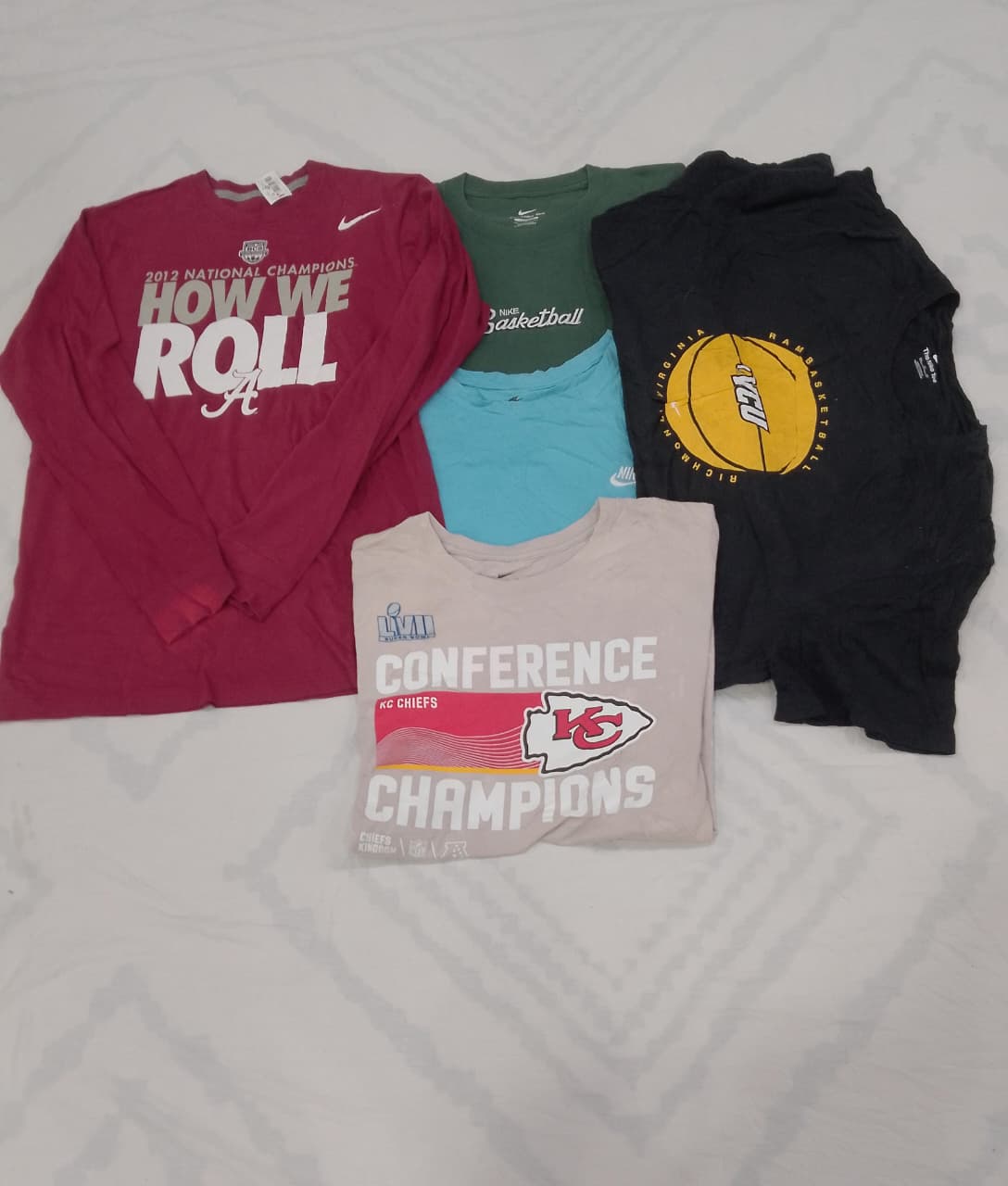 「ZV1000 Nike ブランディッド Tシャツ」