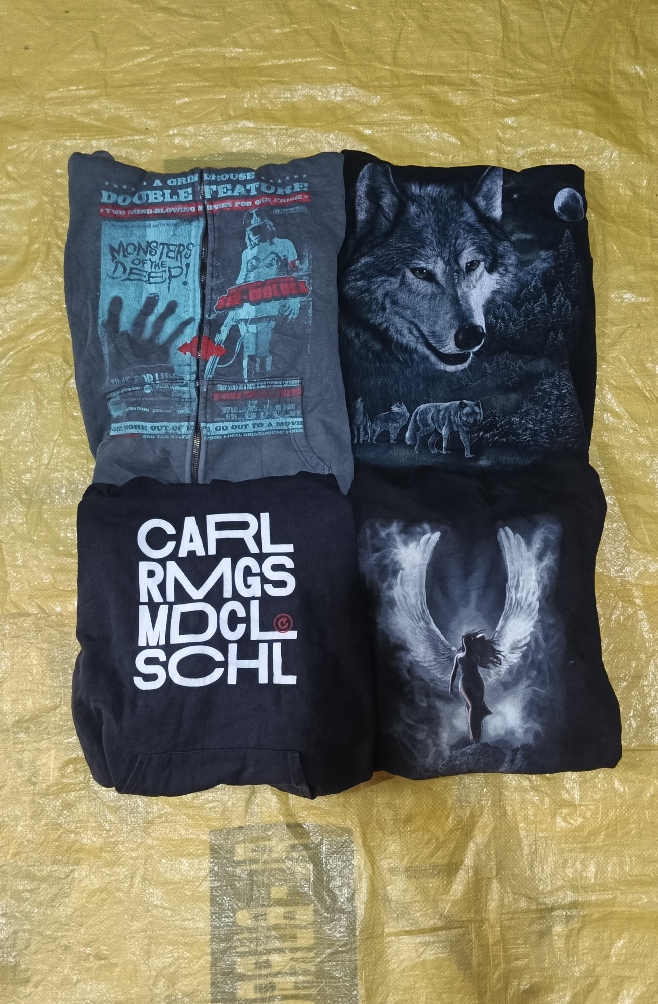 音楽のフーディーとスウェットシャツ