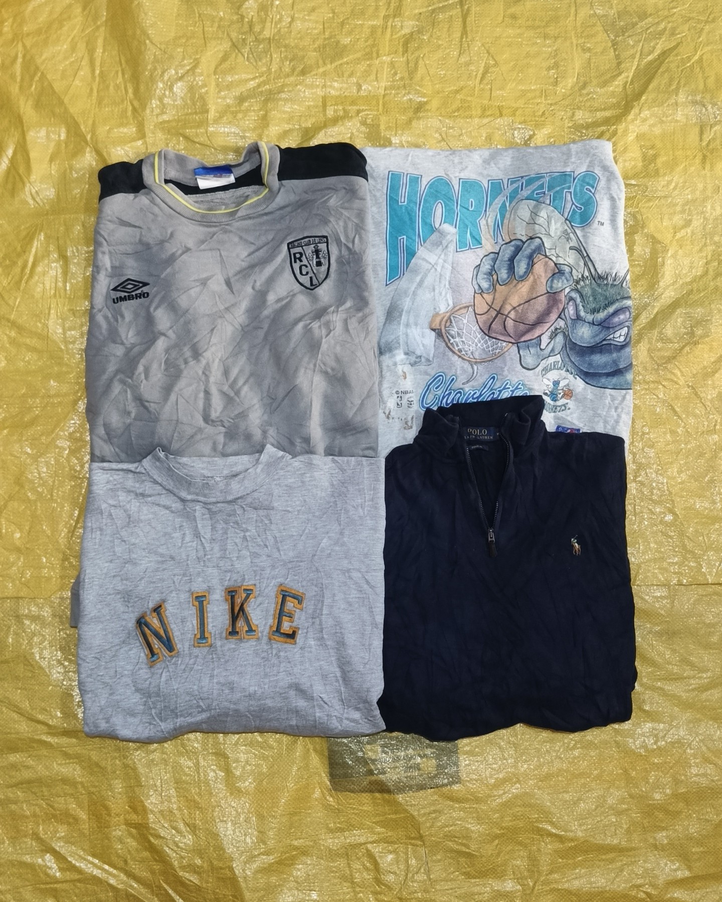 ビンテージのNikeとミックススウェットシャツ