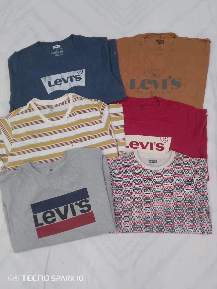 ZV1036 Levi’s T-Shirts