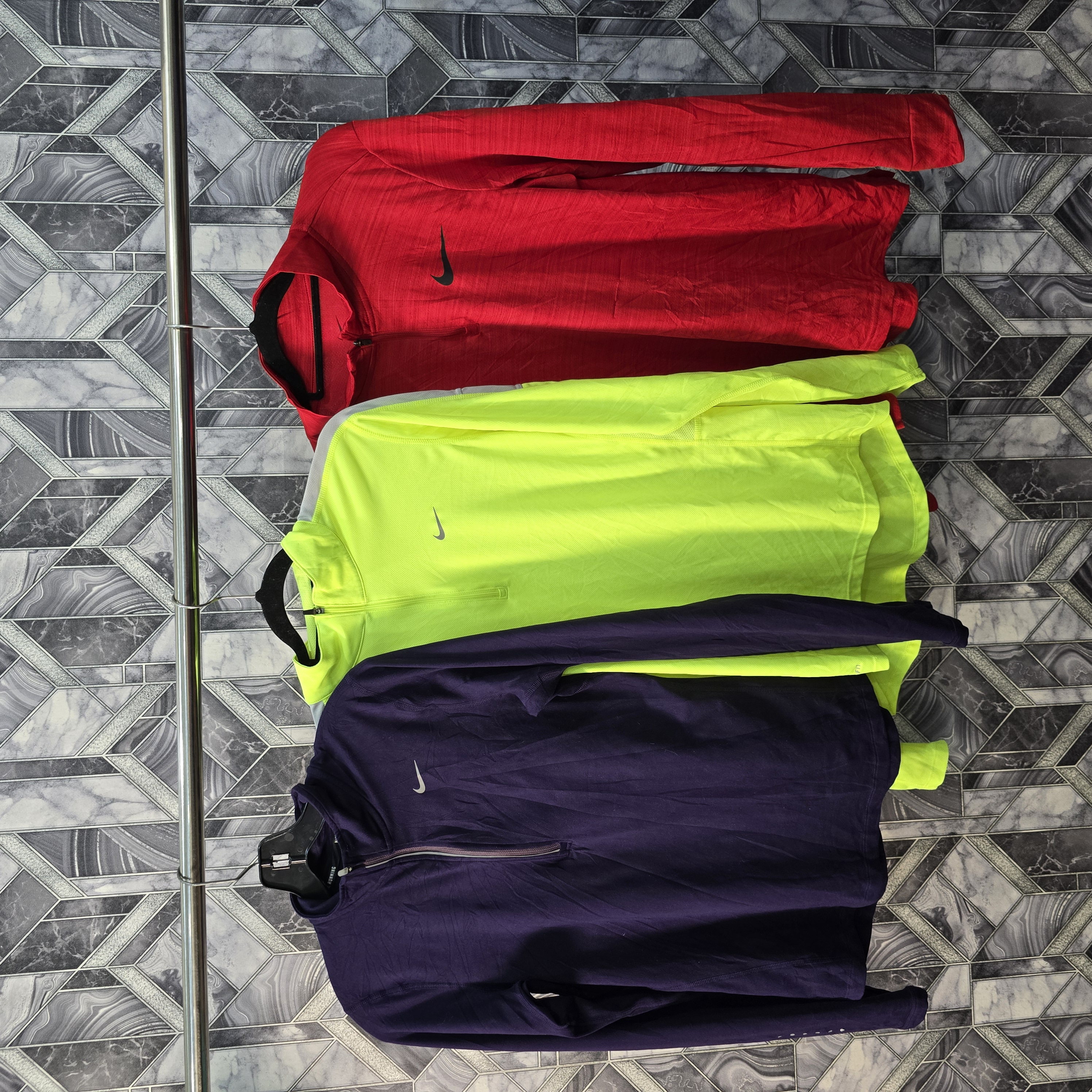 AV-0488 Nike Track Tops