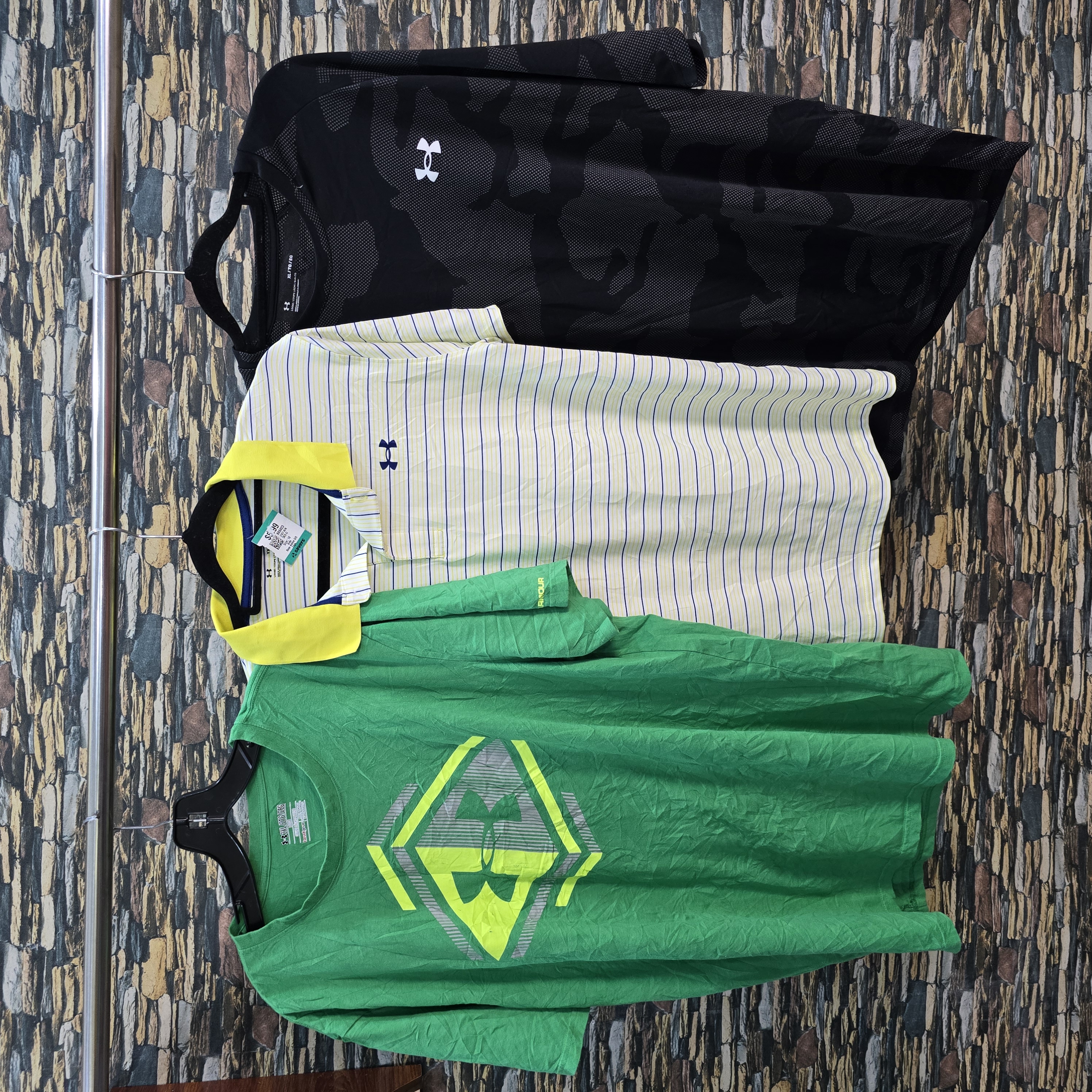 AV-0497 Under Armour T-Shirts