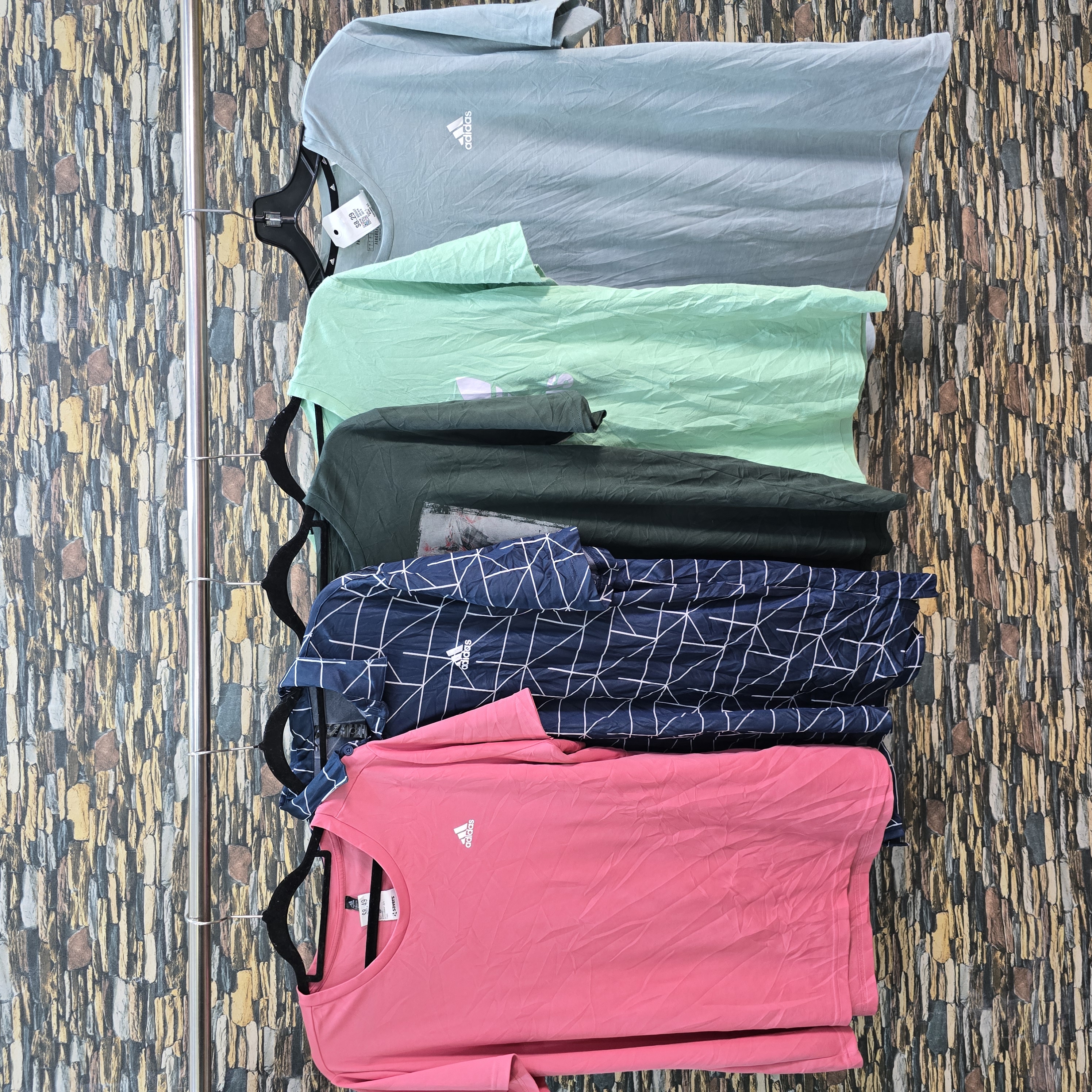 AV-0499 Adidas T-Shirts