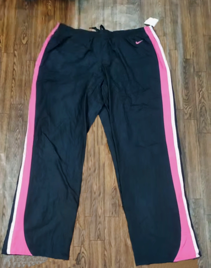 特別なヴィンテージのNikeトラックパンツ✨