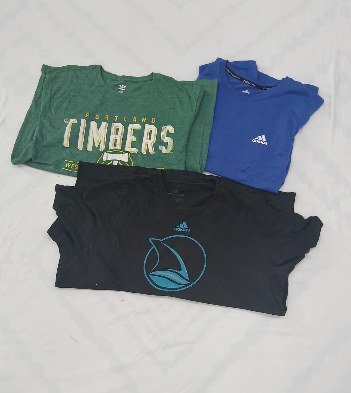 CRZ1078  Adidas T-Shirts