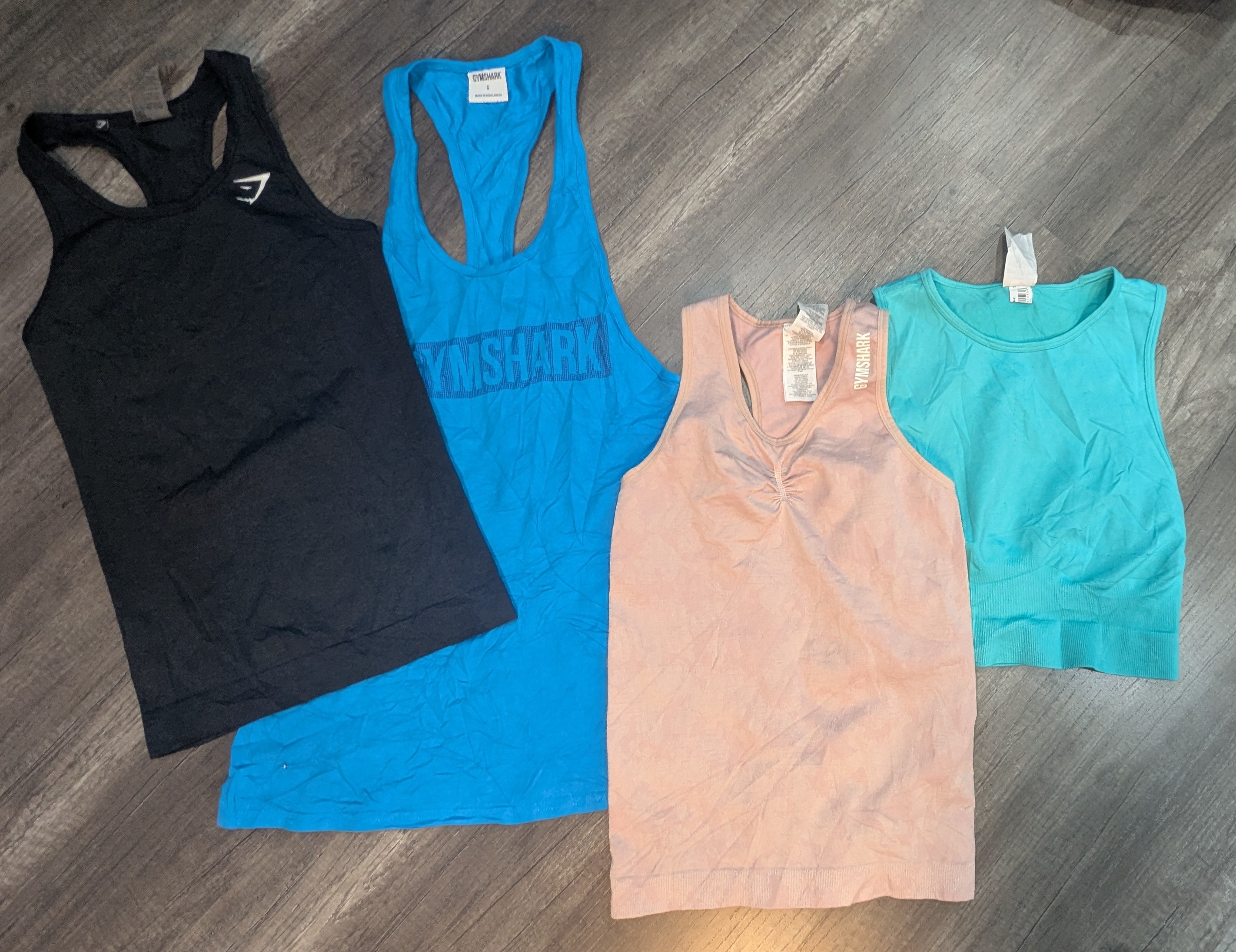 1421 - Gymshark Tank Top & Crop Top