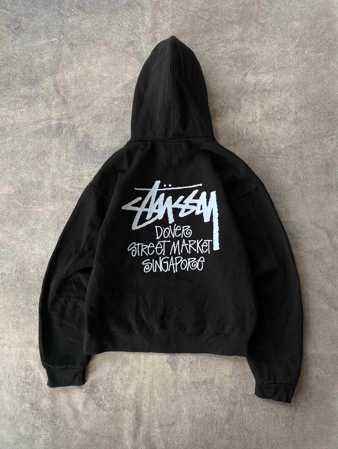 Pull à capuche noir rework Stussy
