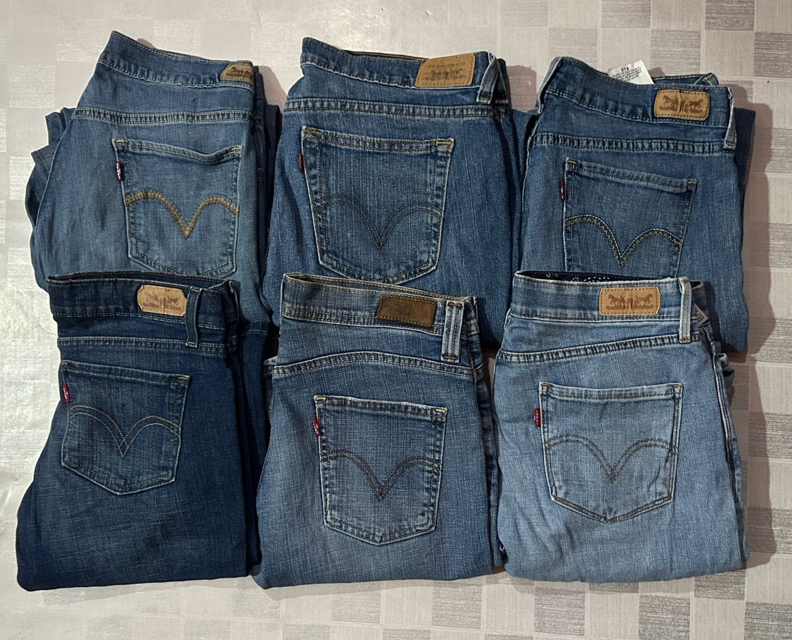 LEVI’S JEANS (MD 1415)