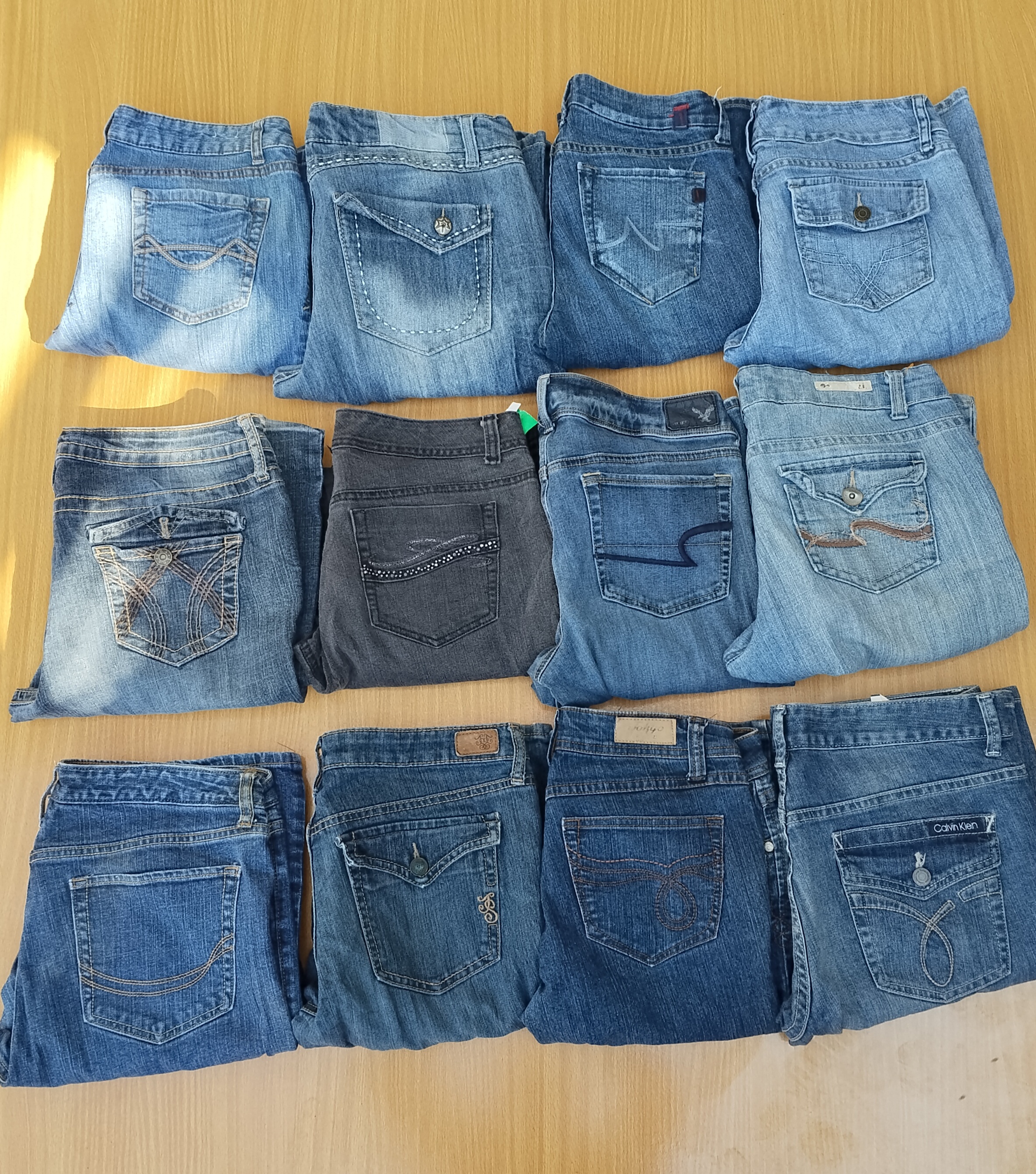 Calvin Klein e outros jeans femininos (LJ-29)