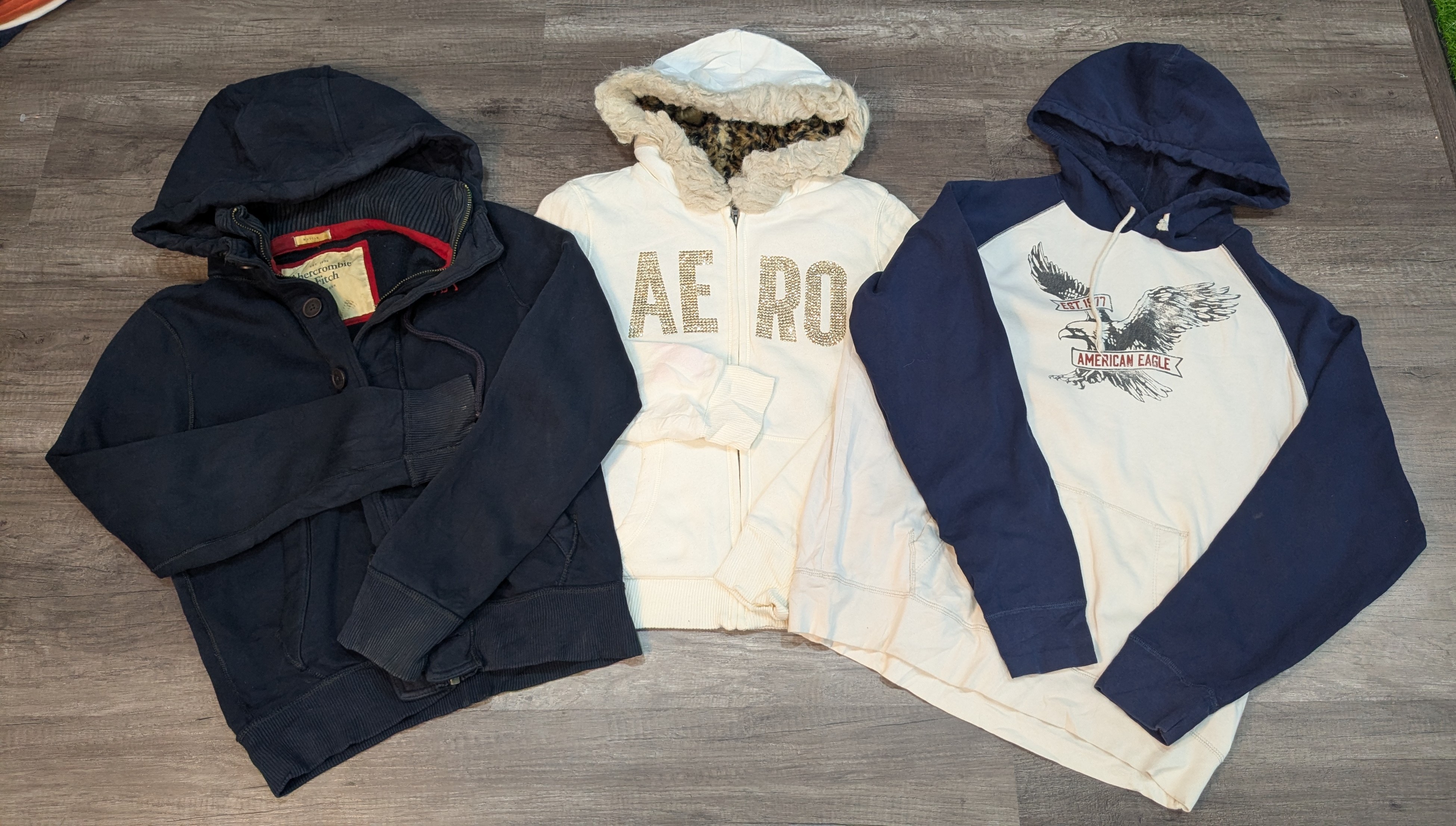 1493 - American Eagle、Hollister、Aeropostale & Abercrombie カジュアル & ジップパーカー