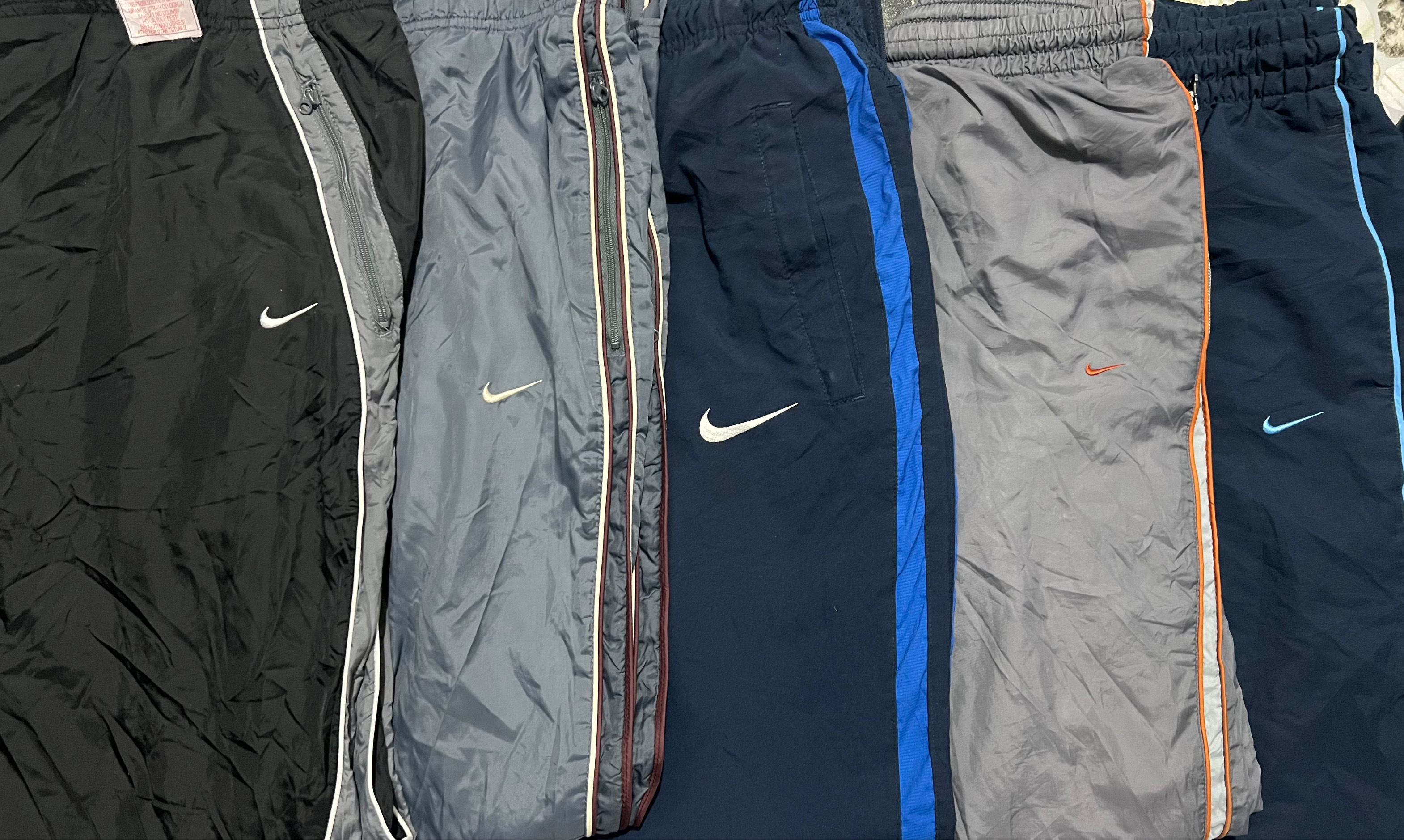Calças de Treino Largas de Nylon Listradas Nike Premium de 12 peças