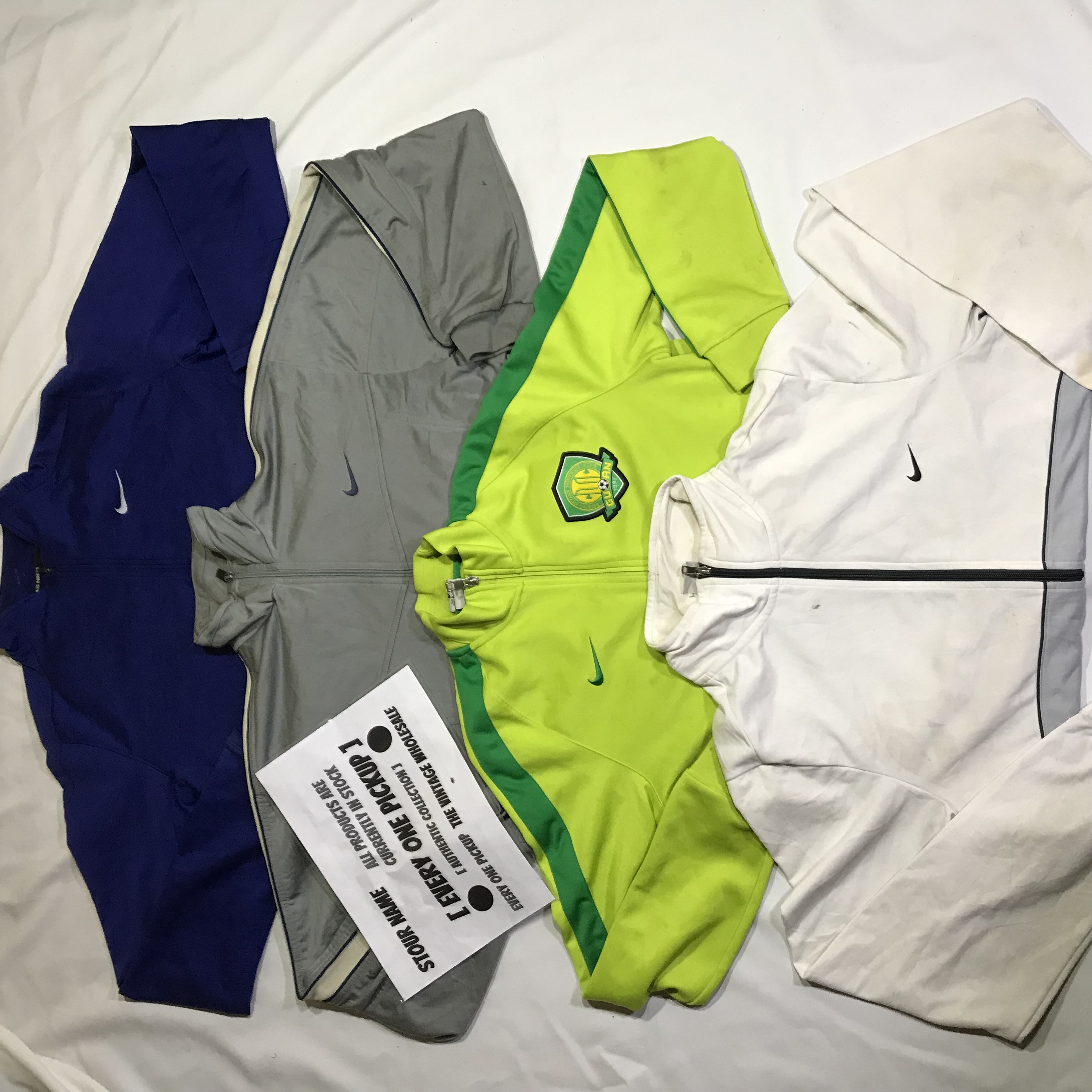 ヴィンテージのNike スウェットシャツ