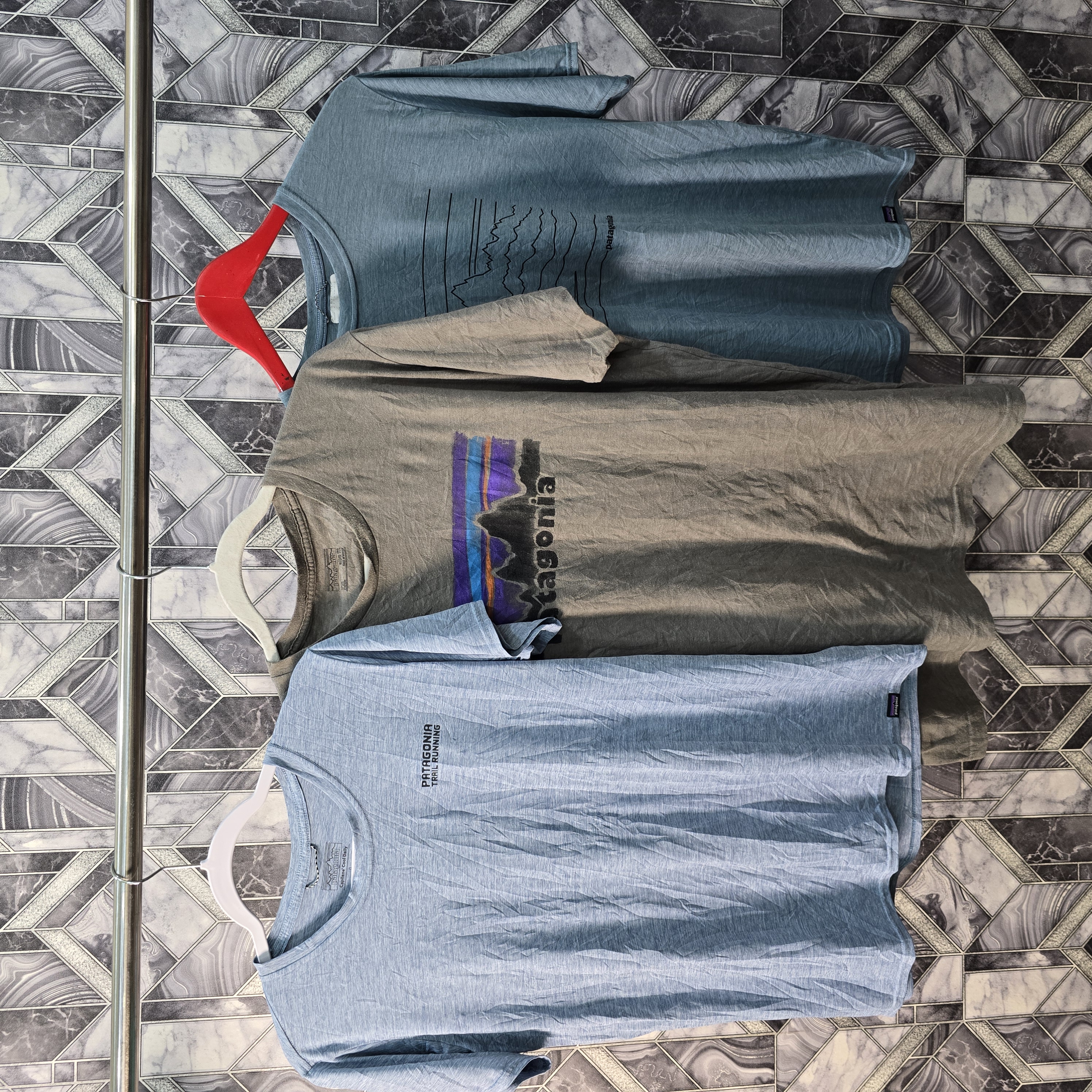 AV-0520 Patagonia Tシャツ