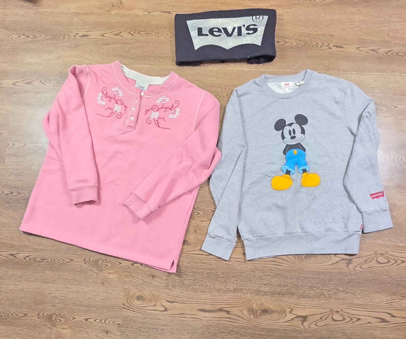 Mix branded sweatshirts