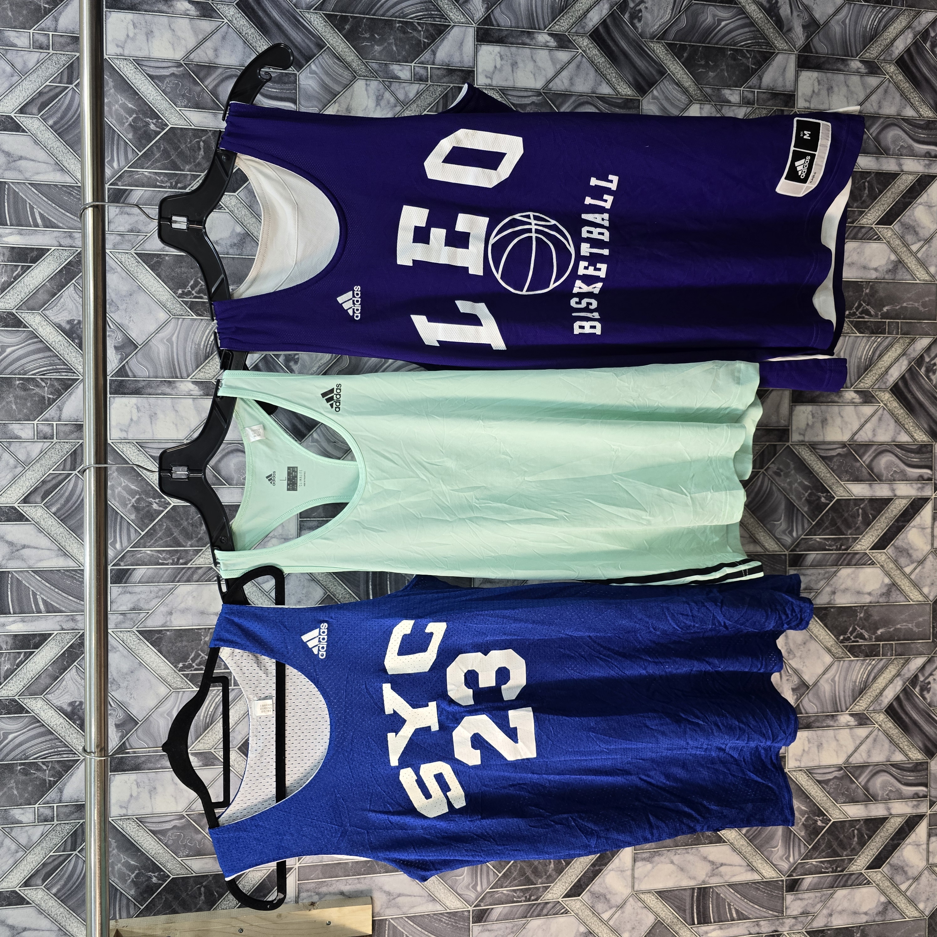 AV-0523 Adidas Tanktops