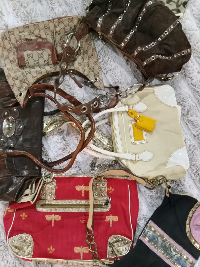 Designer Bags brand inculoading coach, guess, etc