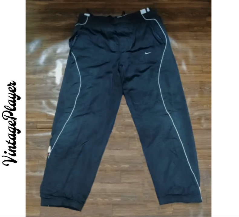 特別なヴィンテージのNikeトラックパンツ✨
