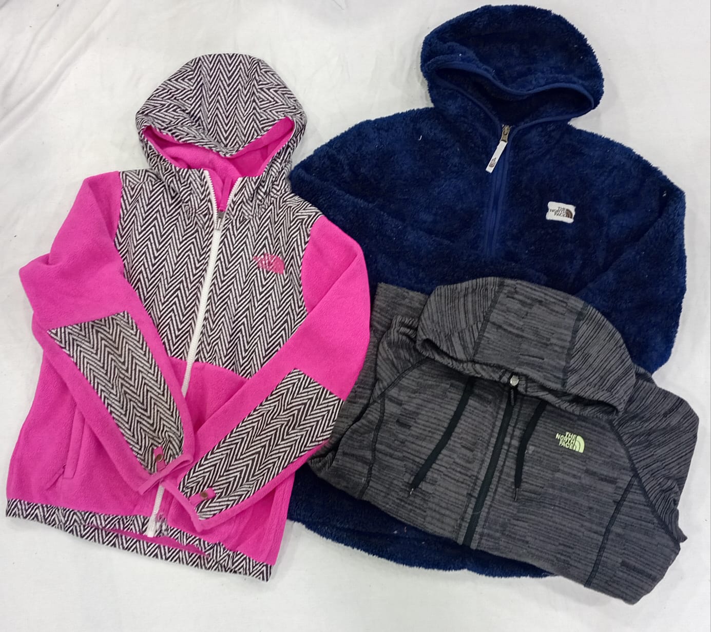 CR5667 ヴィンテージ TNF フーディ