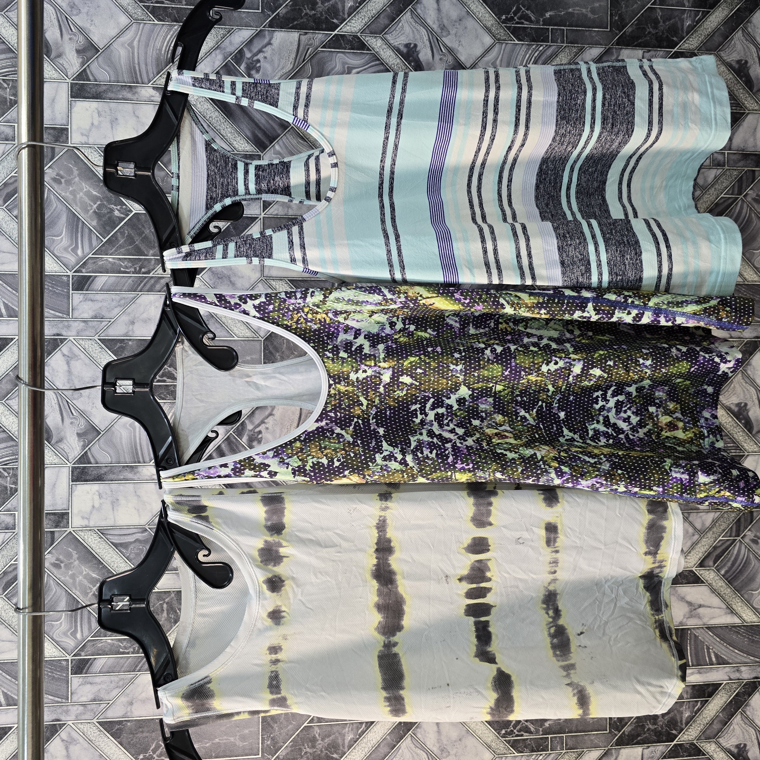 AV-0532 Lululemon Tank Tops