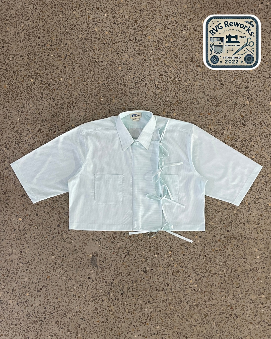 Chemise crop à nouer recyclée