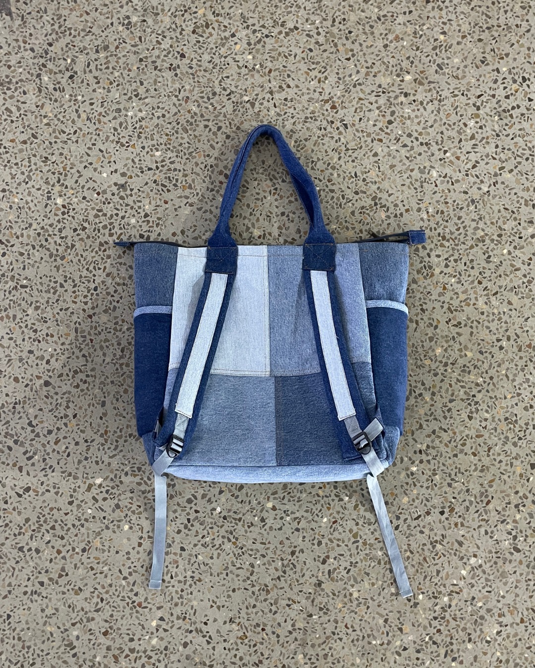 Sac à dos convertible en denim recyclé