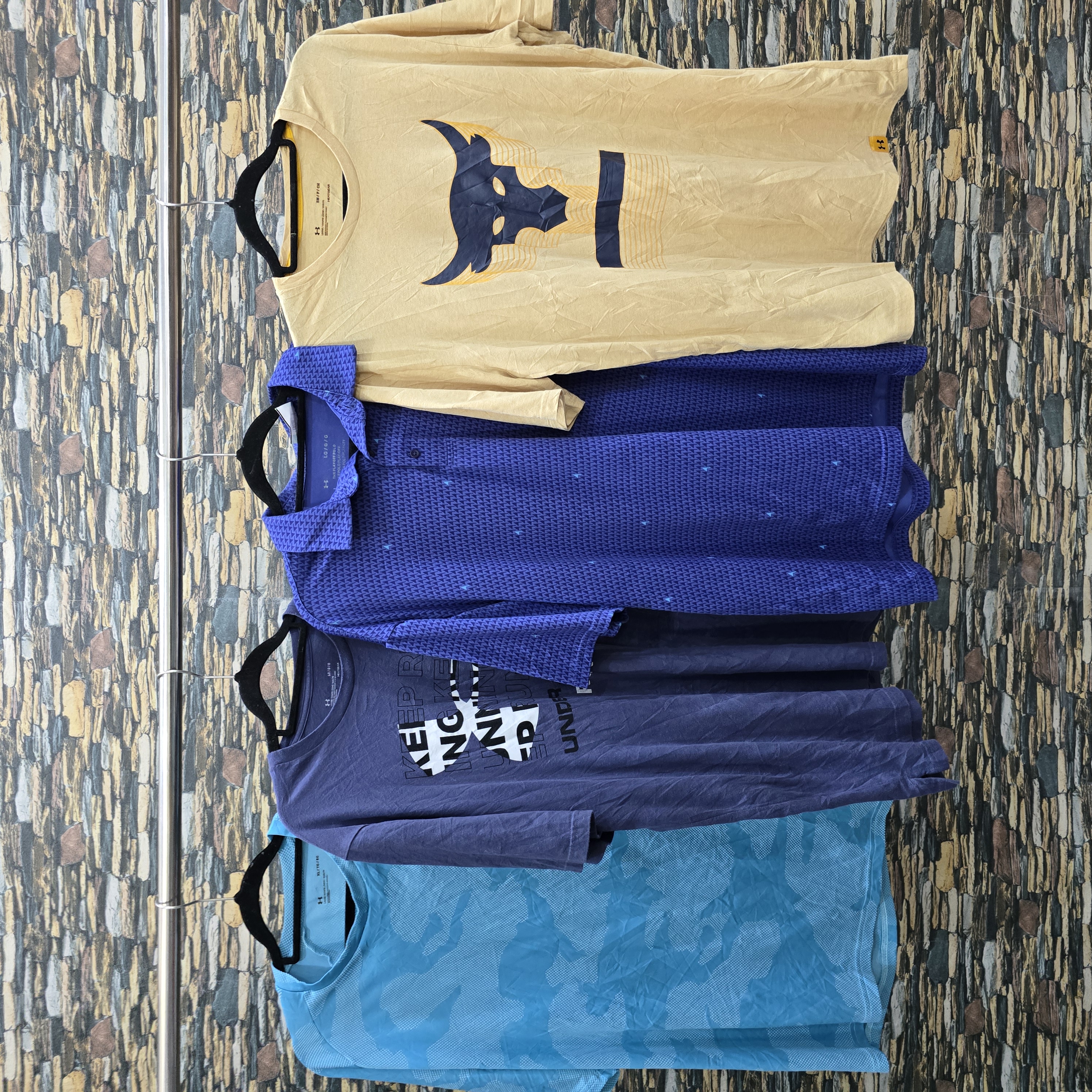 AV-0543 Under Armour T-Shirts