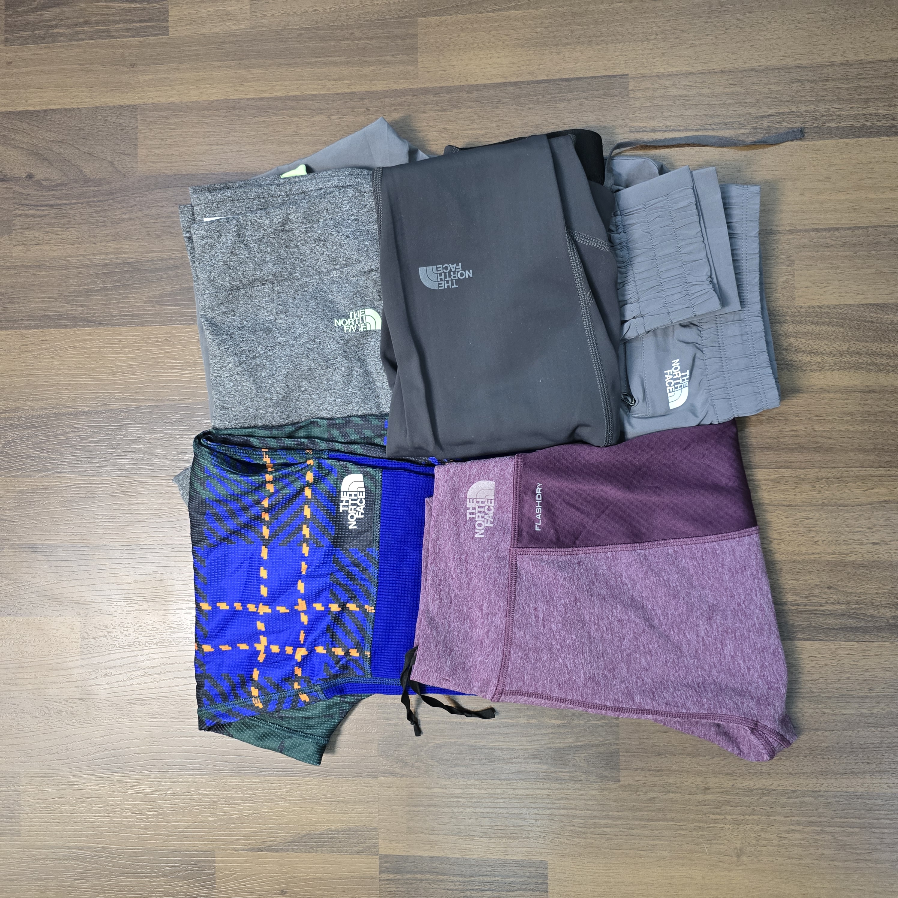 AV-0547 I Pantaloni The North Face