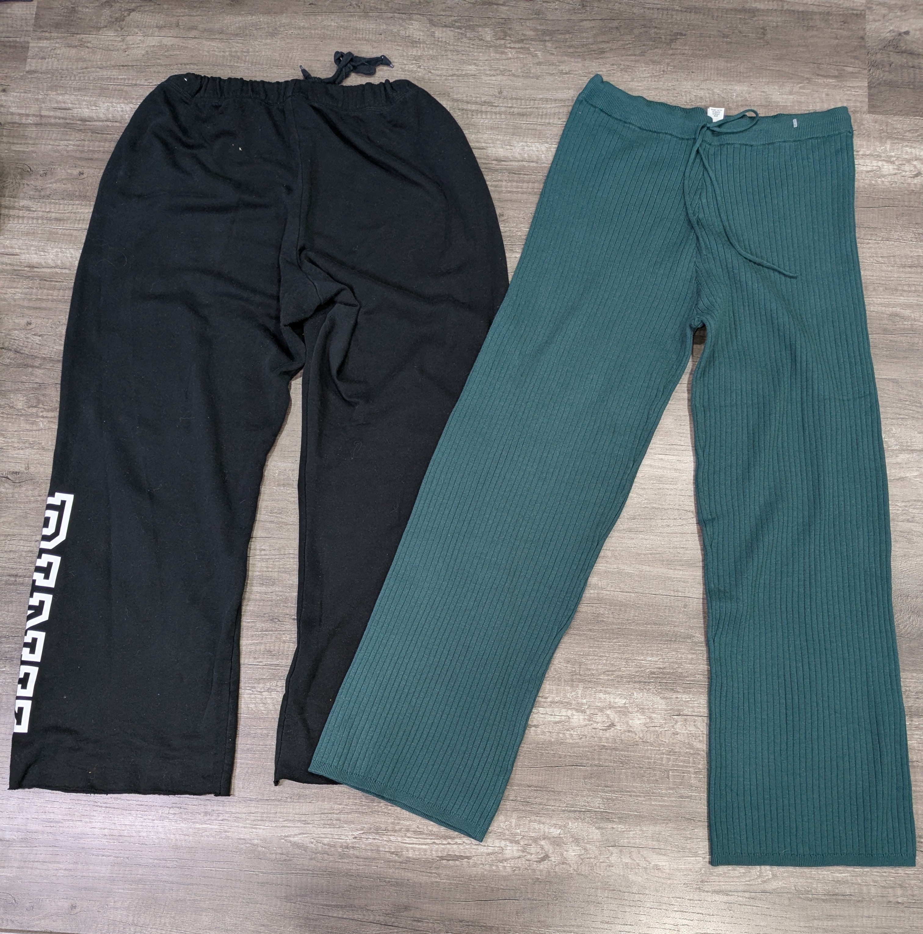 1591 - PINK Victoria Secret/Victoria Secret Straight & Flare Trousers