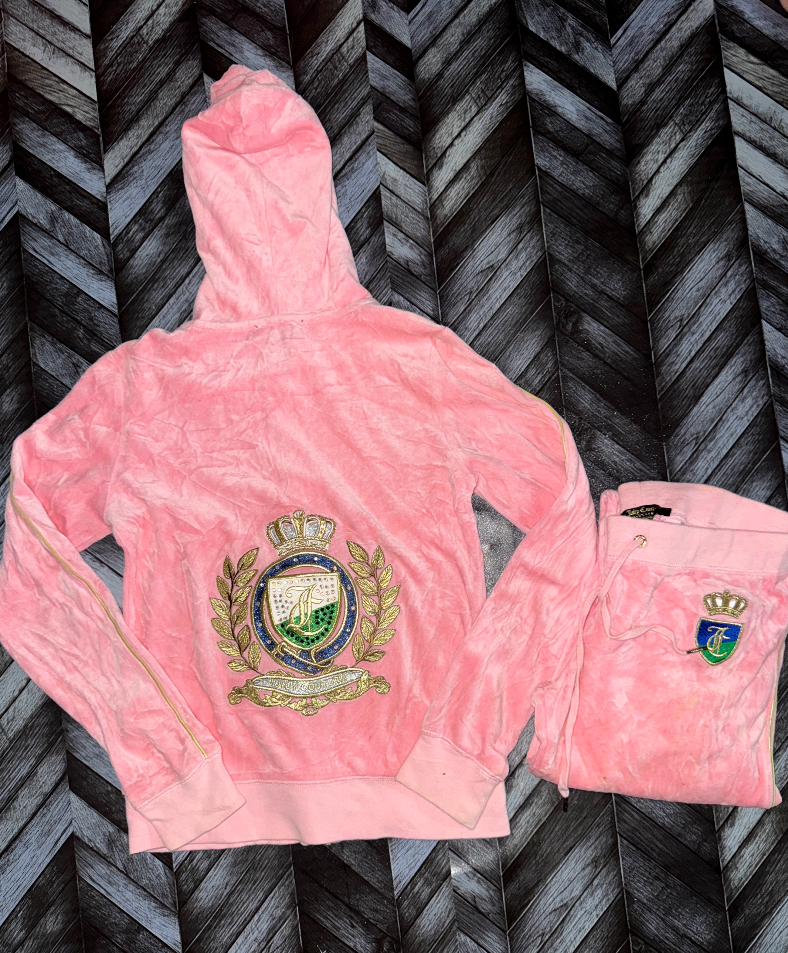 「Juicy Coutureスーツ」