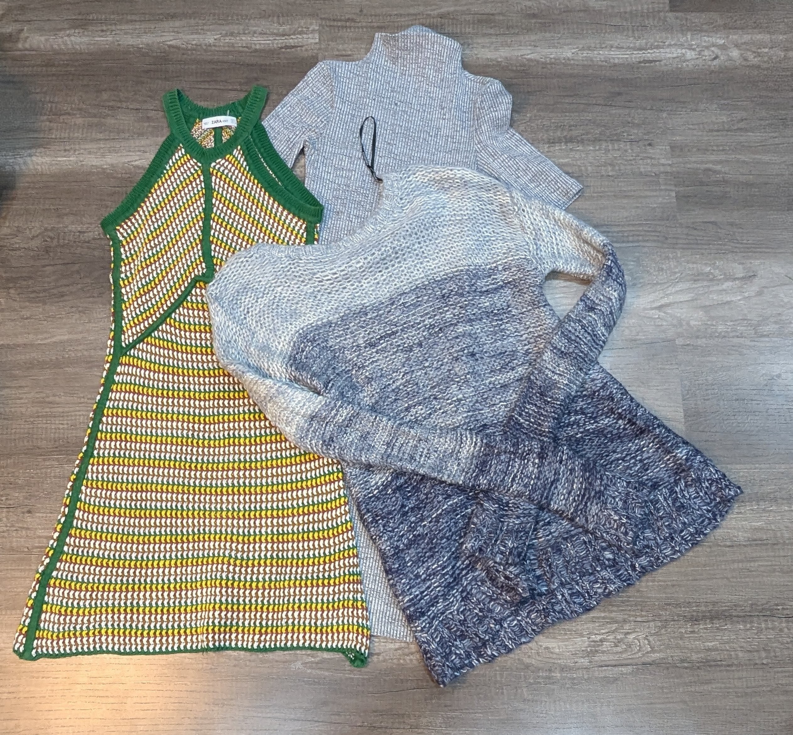 1640 - H&M,Zara, Forever 21, Banana Republic Vestidos e Suéteres