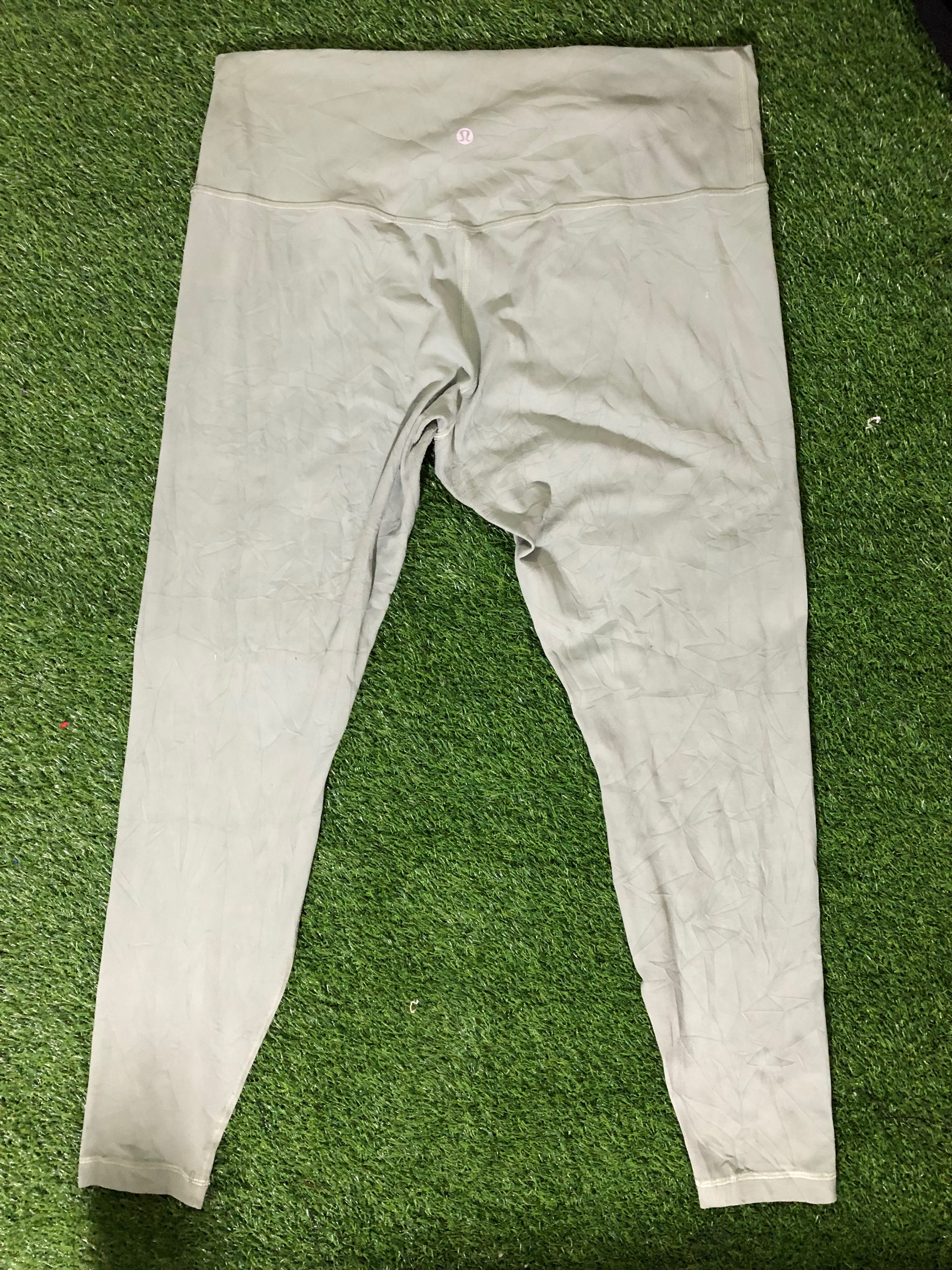 本物のlalulemonレギンス