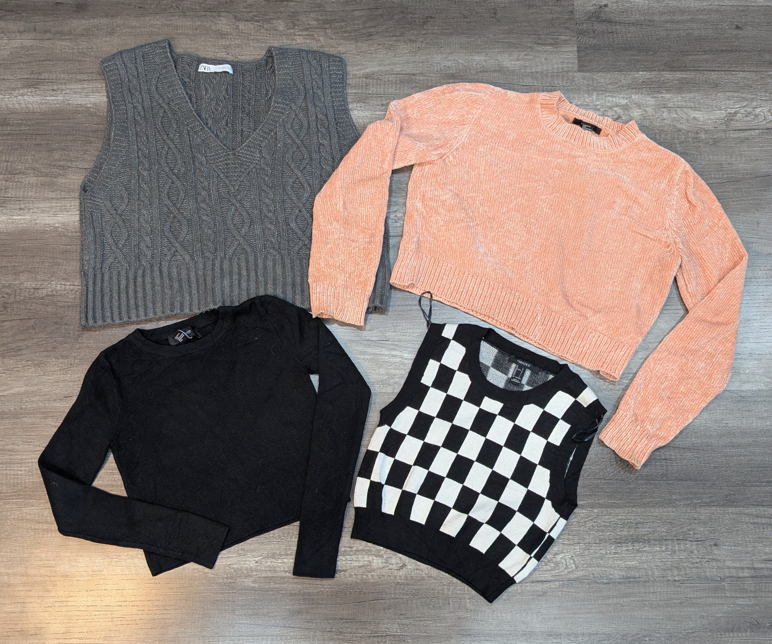 1672 - Zara & Forever 21 の異なるスタイルのセーターをミックス