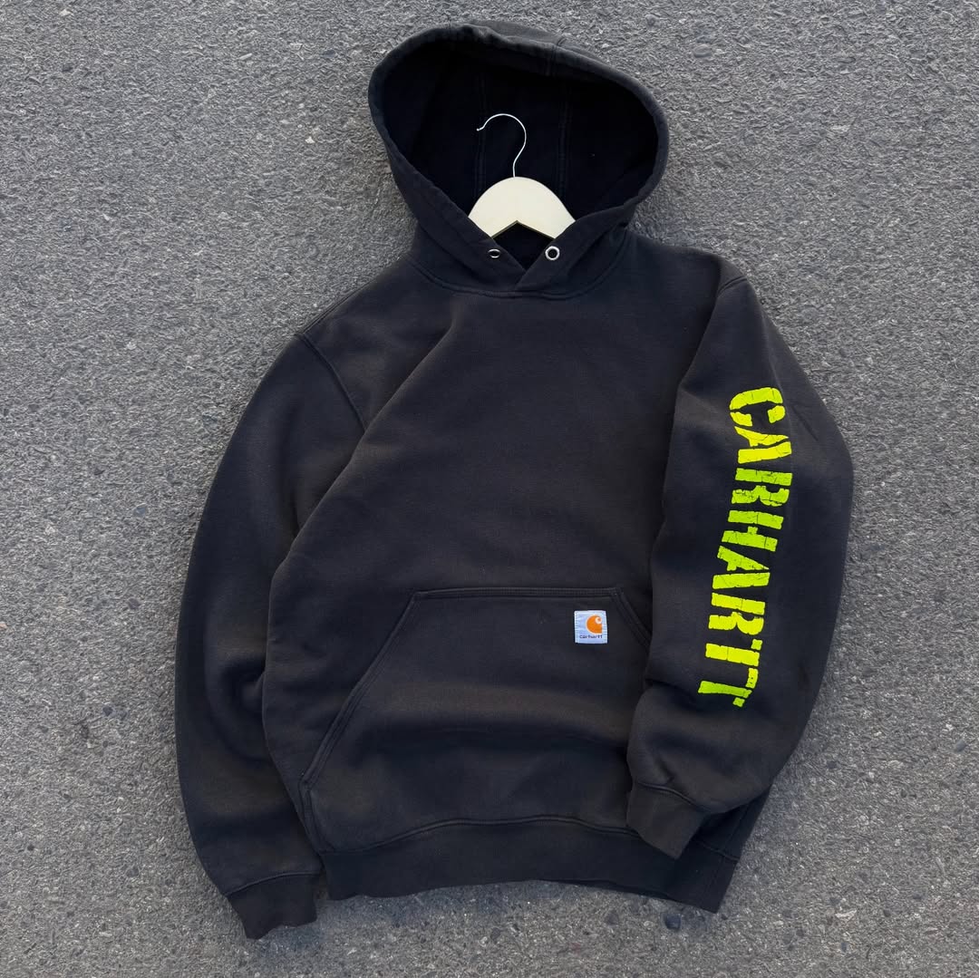 Pull à capuche noir imprimé rework style Carhartt