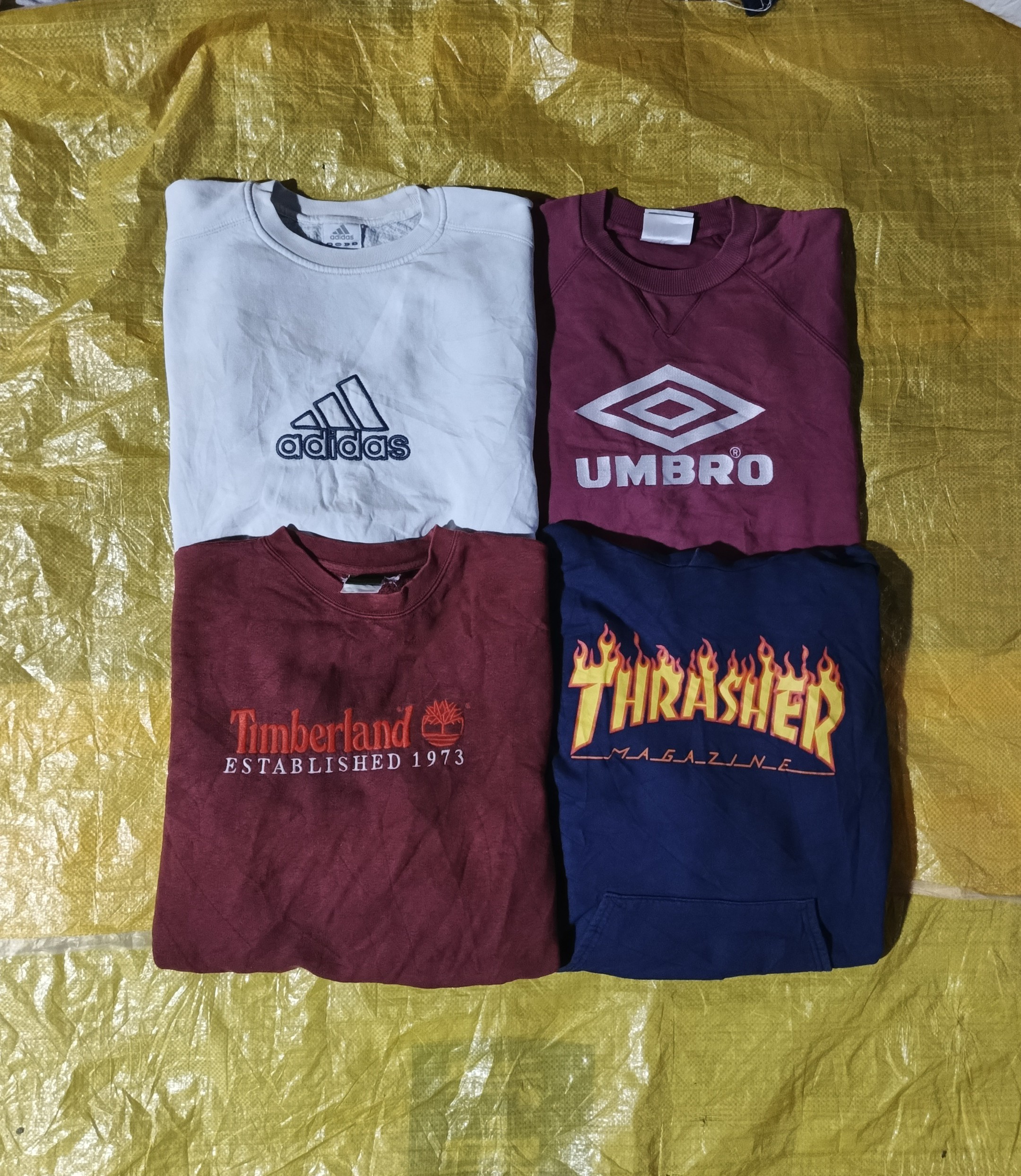 オフホワイトとヴィンテージミックススウェットシャツ